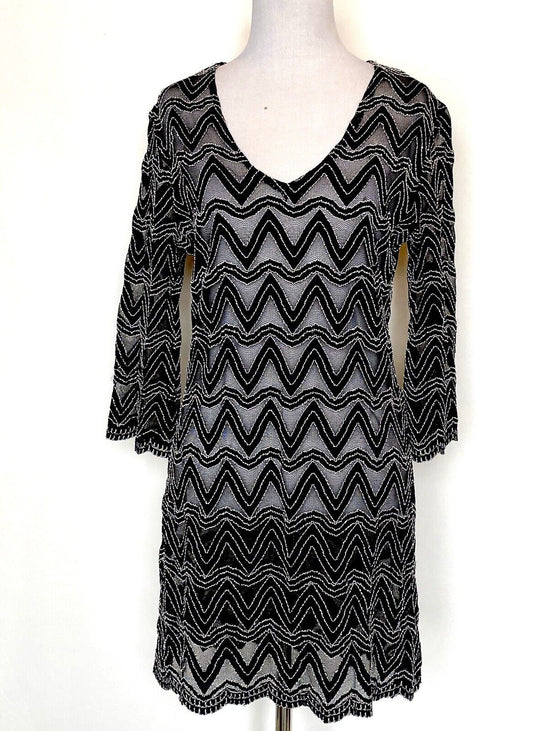 j valdi cover up Black & White Embroidered XS Retail $70 Price $24 NWT