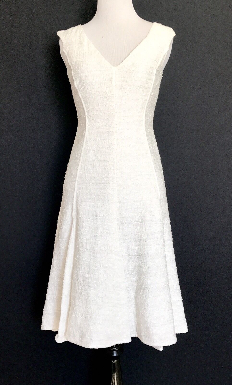 Carolina Herrera White  Formal Dress. Retails $910 NWT Price $395 Size 0