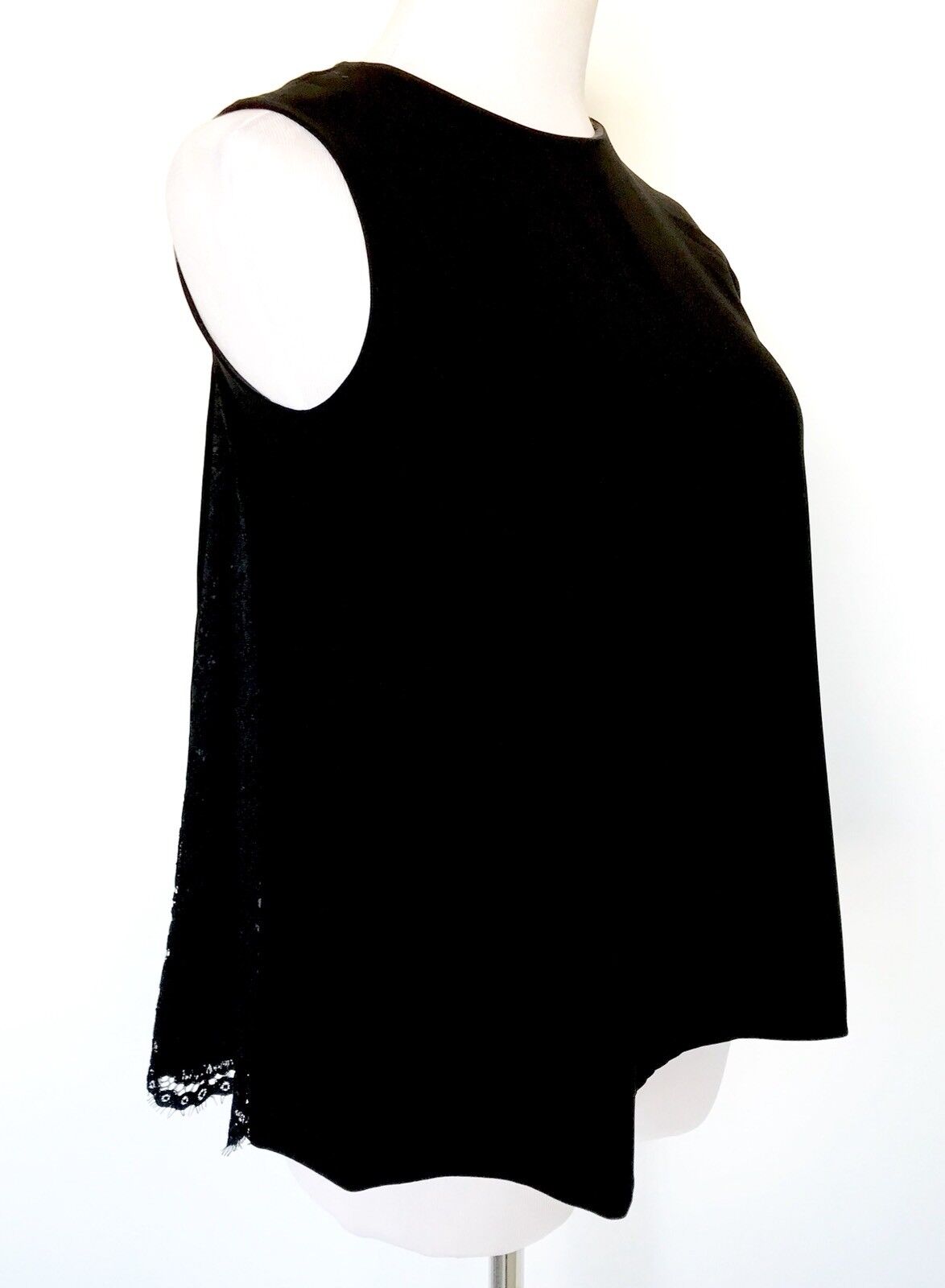 Carolina Herrera Black Lace Panel Swing Top. NWT Retail $325 Price $156 Size 4