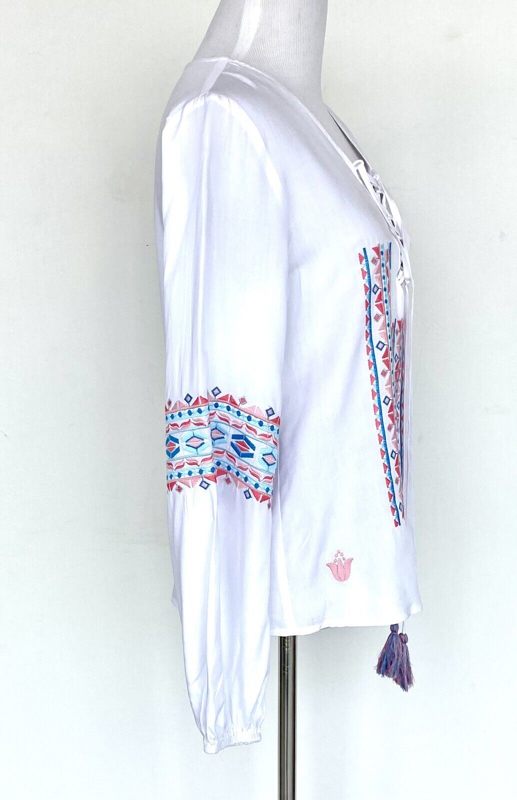 NWT J Marie embroidered Brittney Top size XS Retail $76 Price $38