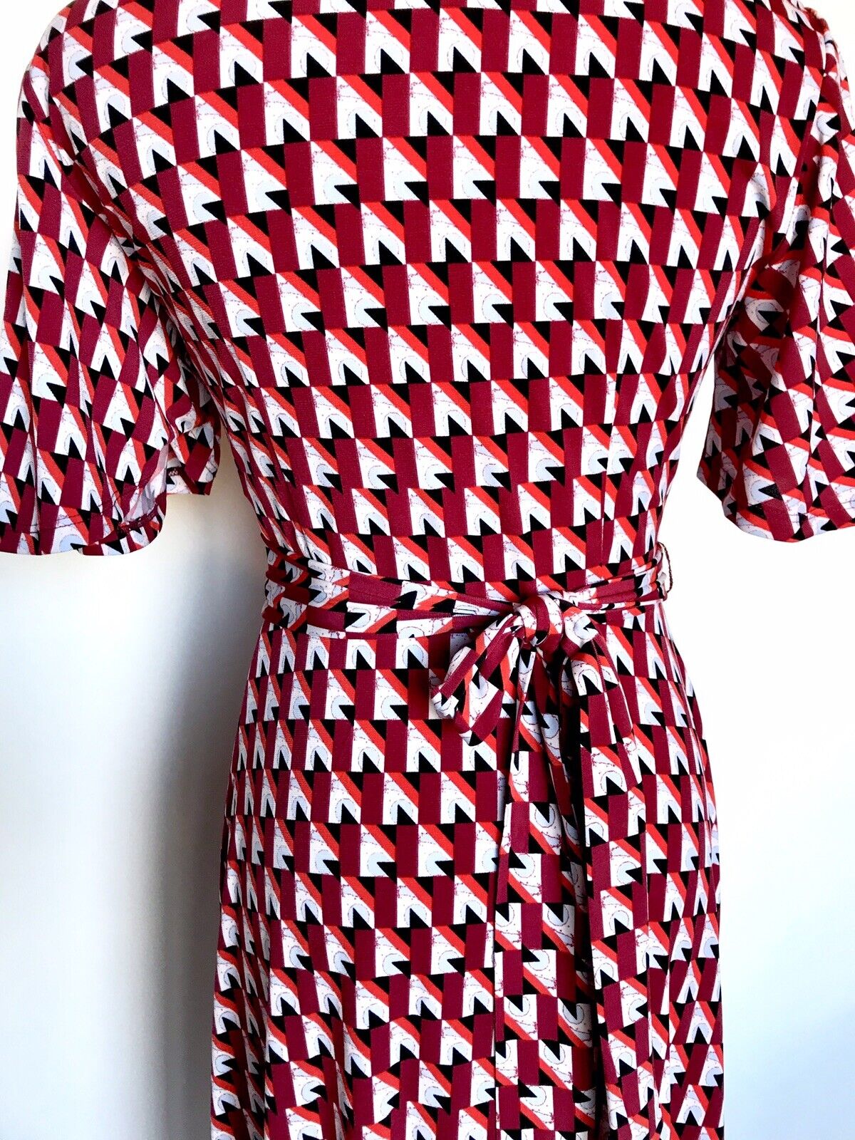 Donna Morgan Wrap Stretch Dress. Cranberry NWT Size 4  Retails $98 Price $54