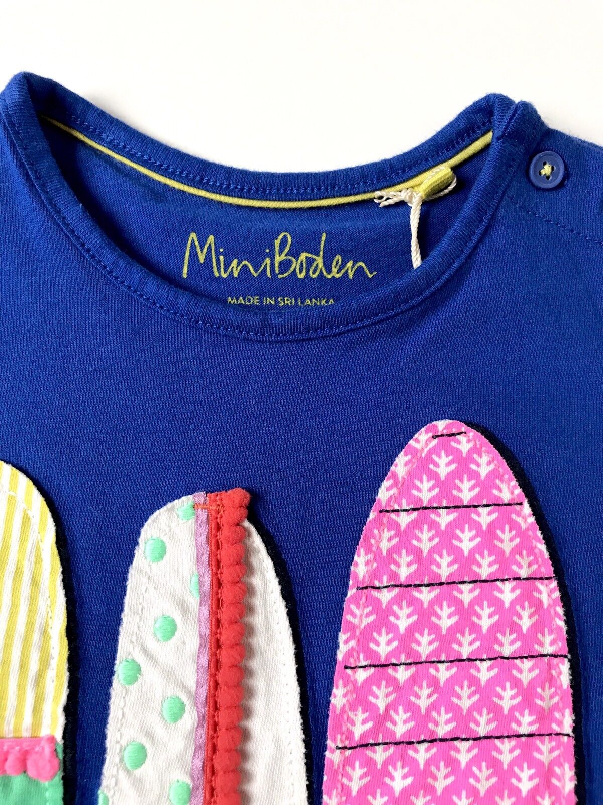 Mini Boden Surfboard Appliqué Tee. Retail $30 Price $19.97 2-3y NWT
