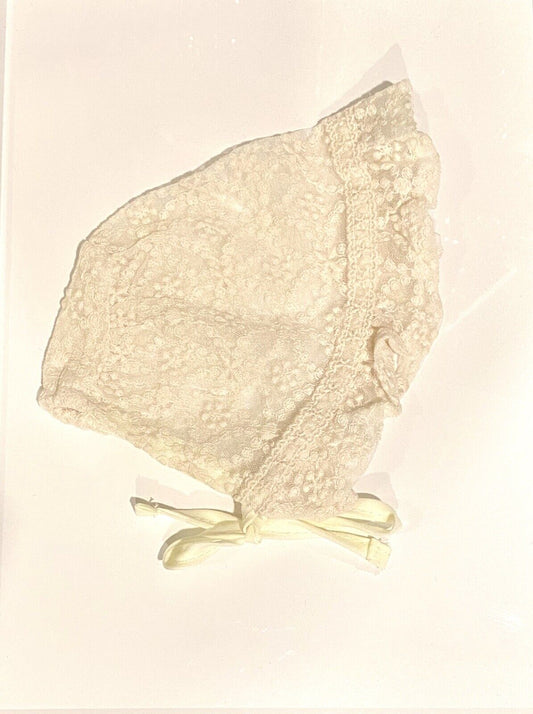 Antique Vintage Style Cream Lace Bonnet Baby Girl. One Size Price $15