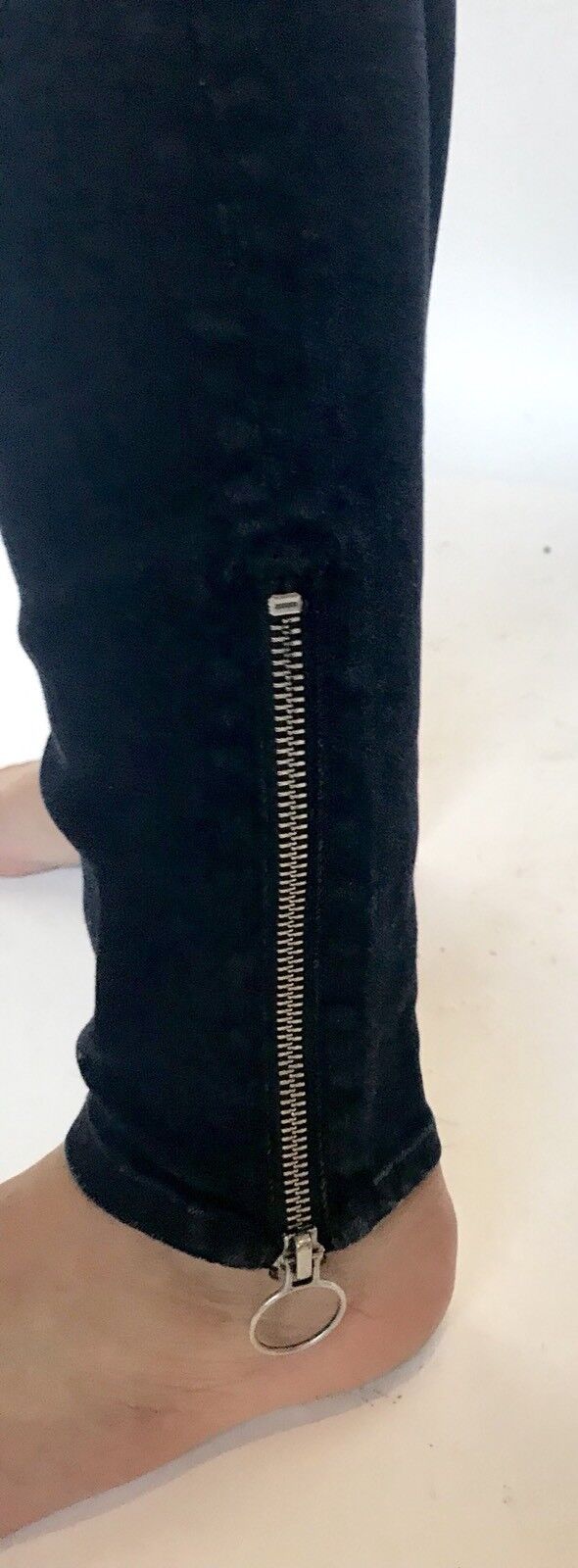 Rag & Bone Black Brook O Ring Capri Jeans. Size 24 Retail $275 Price $115 NWT