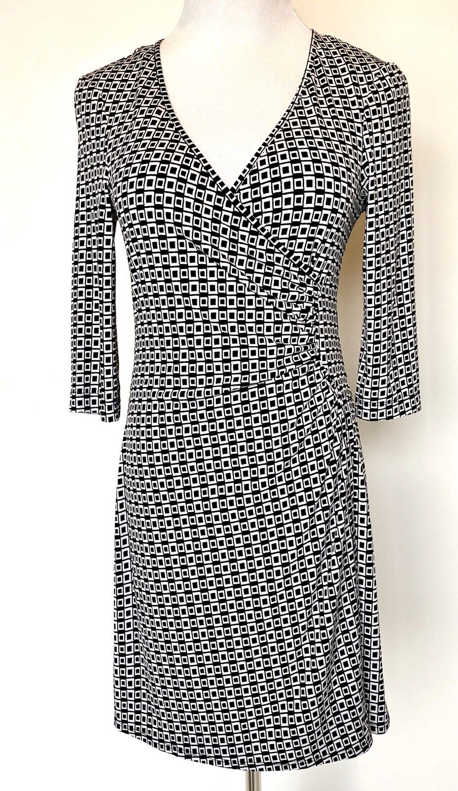 Laundry Black & White Diamond Stretch Wrap Dress NWT Retail $138 Price $48  M
