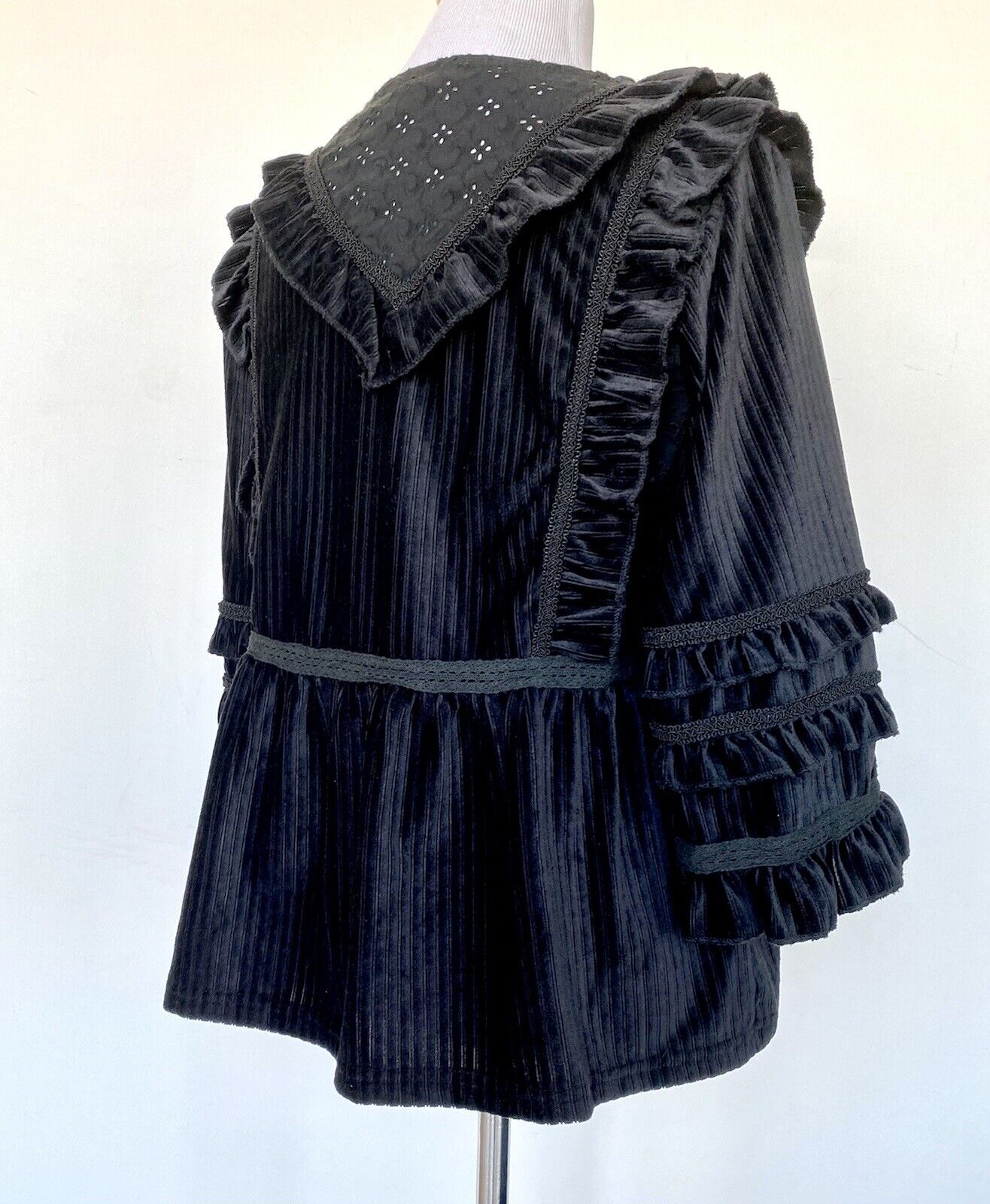 Pol black velvet vintage Victorian Style Top $55 ruffle sleeve NWOT Cosplay S