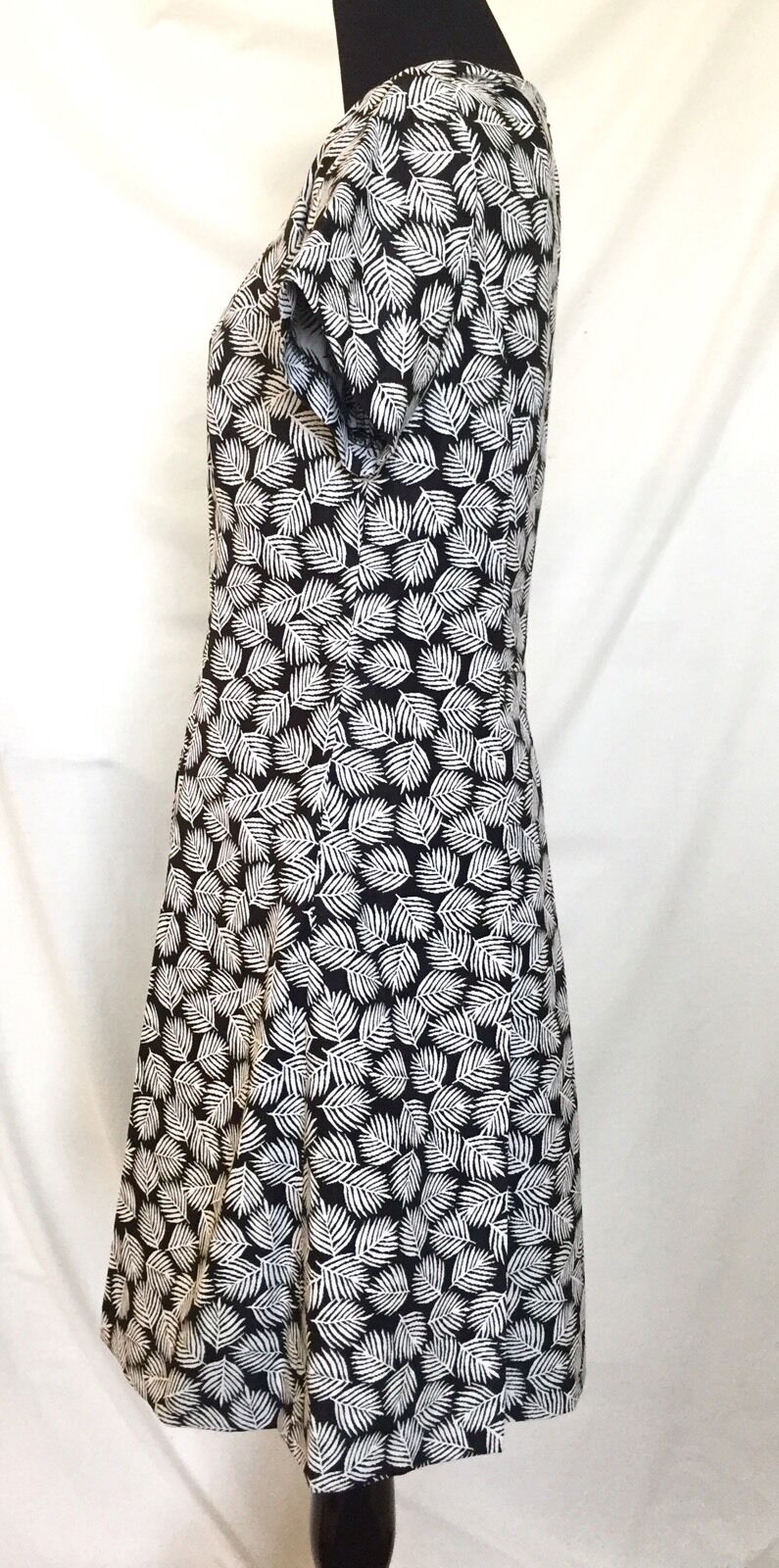 Michael Kors Black & White Leaf Dress. NWT Retail $175 Price $58 Size 6