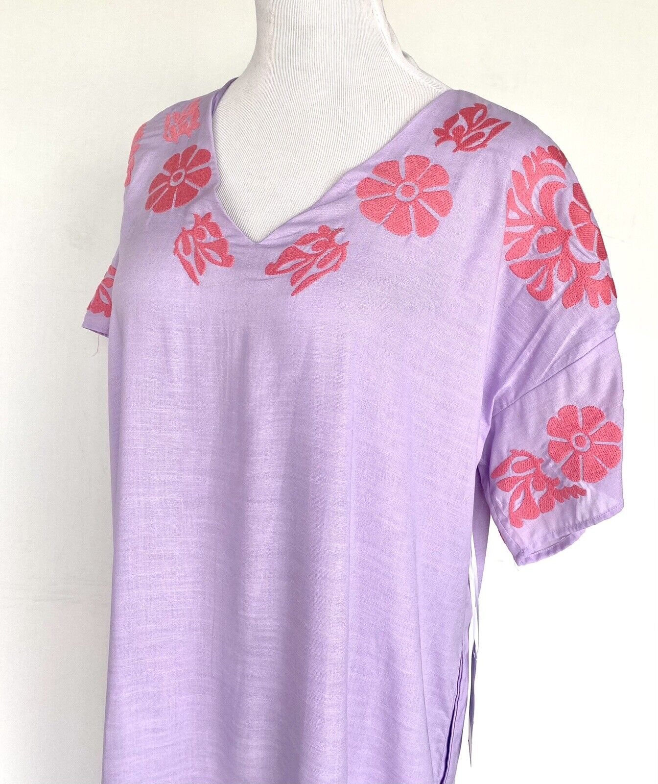 NWT J Marie embroidered Lilac Linen mix Kaftan Dress S Retail $136 Price $69
