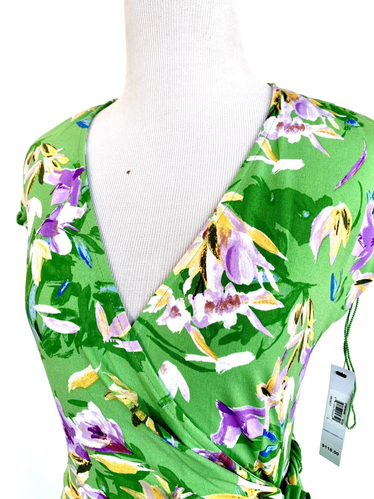 Maggy London Wrap Stretch Green Floral Dress NWT Retail $118 Price $69 Size 2