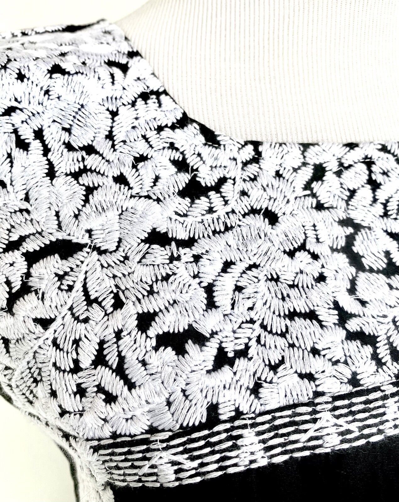 NWT J Marie embroidered Laura Top size XS Retail $76 Price $42 Black White