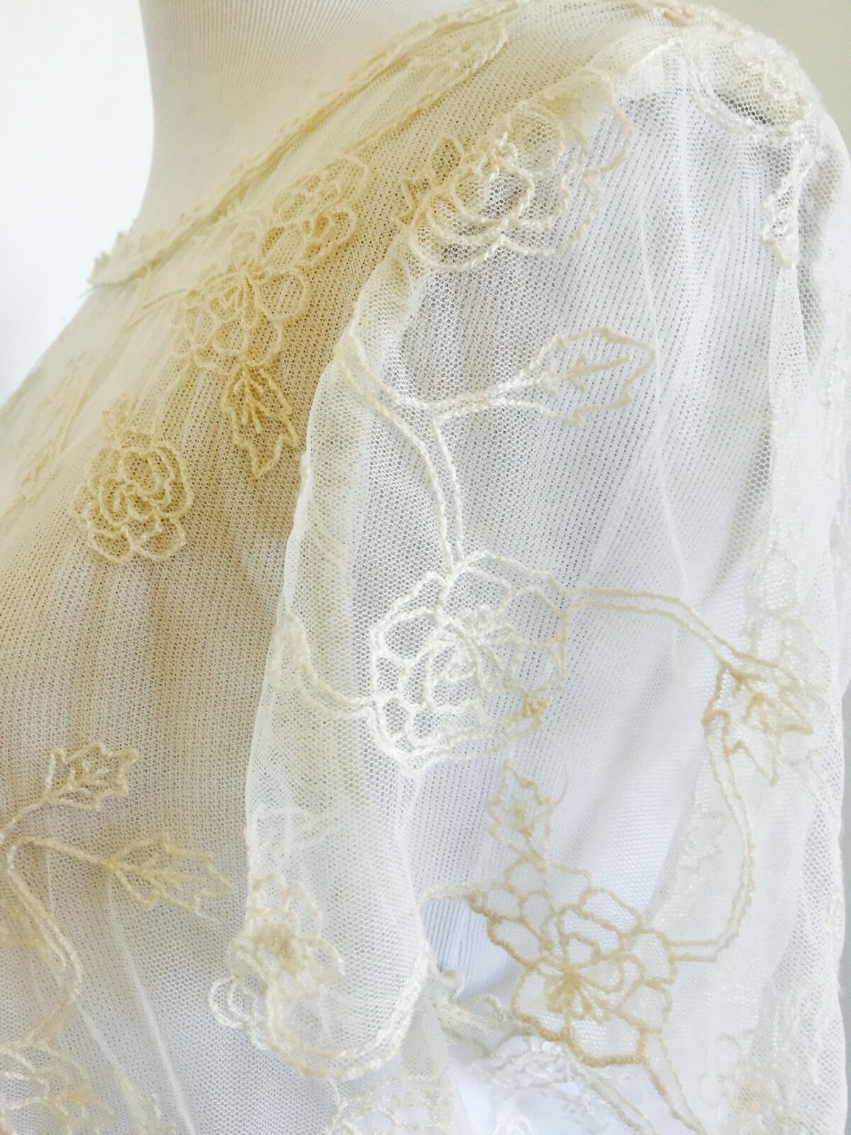 Hinge Cream Ivory Stitch Flower Net Top. NWT Size S Original Price $78 Price $38