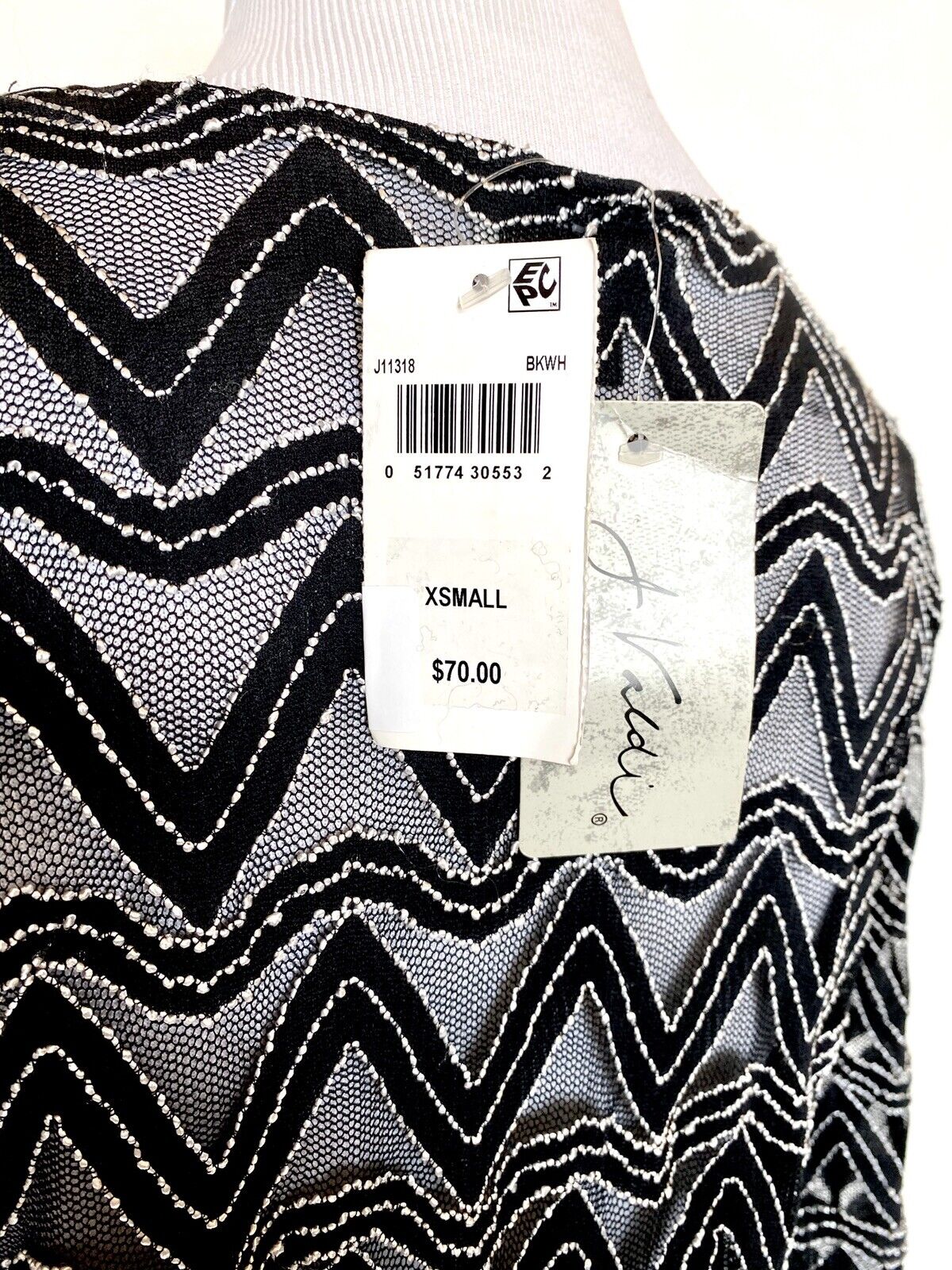 j valdi cover up Black & White Embroidered XS Retail $70 Price $24 NWT