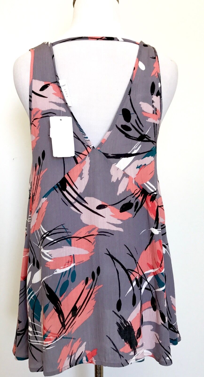 Lush Sleeveless Coral And Gray Top.NWT Retails $34 Price $20 XS