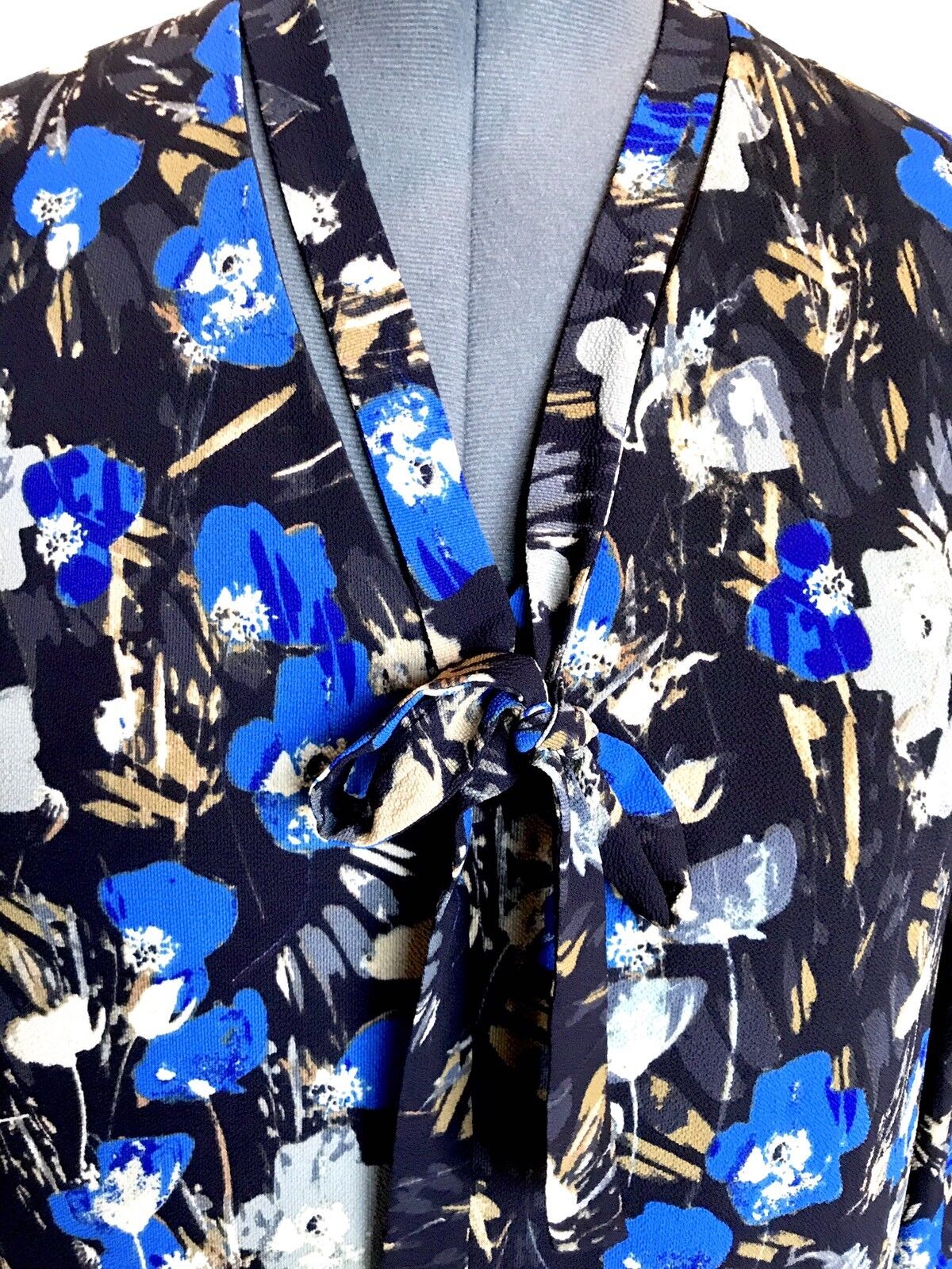 Maggy London Blue & Black Tie Neck Dress. NWT Retail $148 Price $68 Size 10