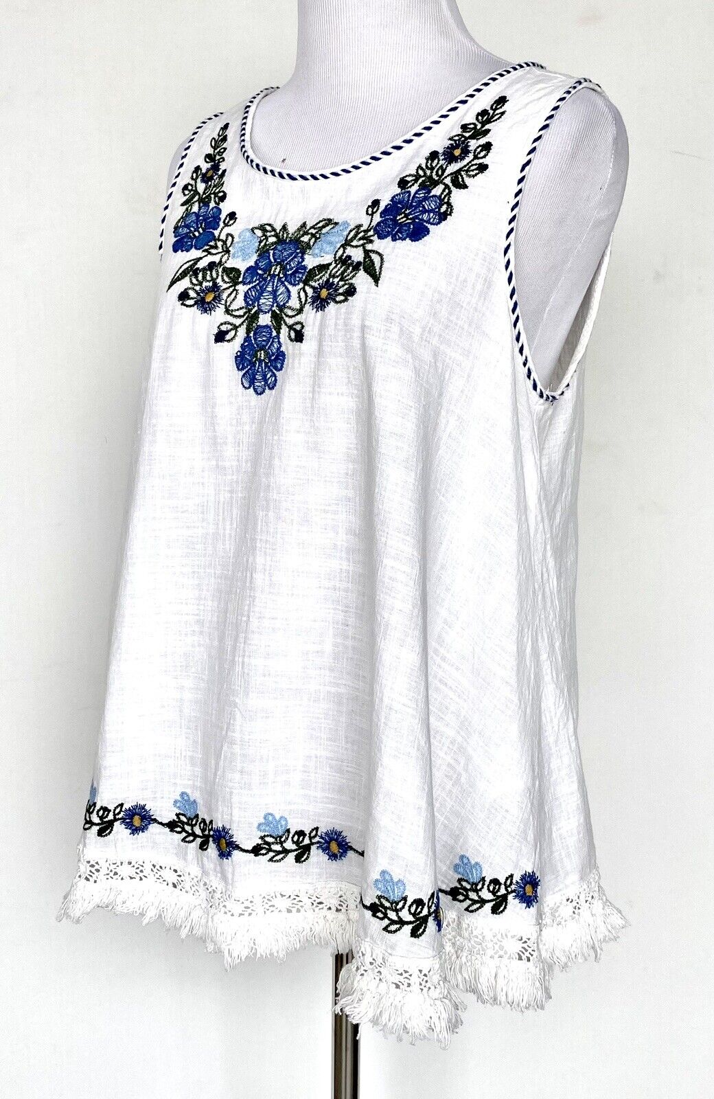 Max Studio Embroidered Muslin Cotton Tunic Size S Retails $98 Price $39 NWT