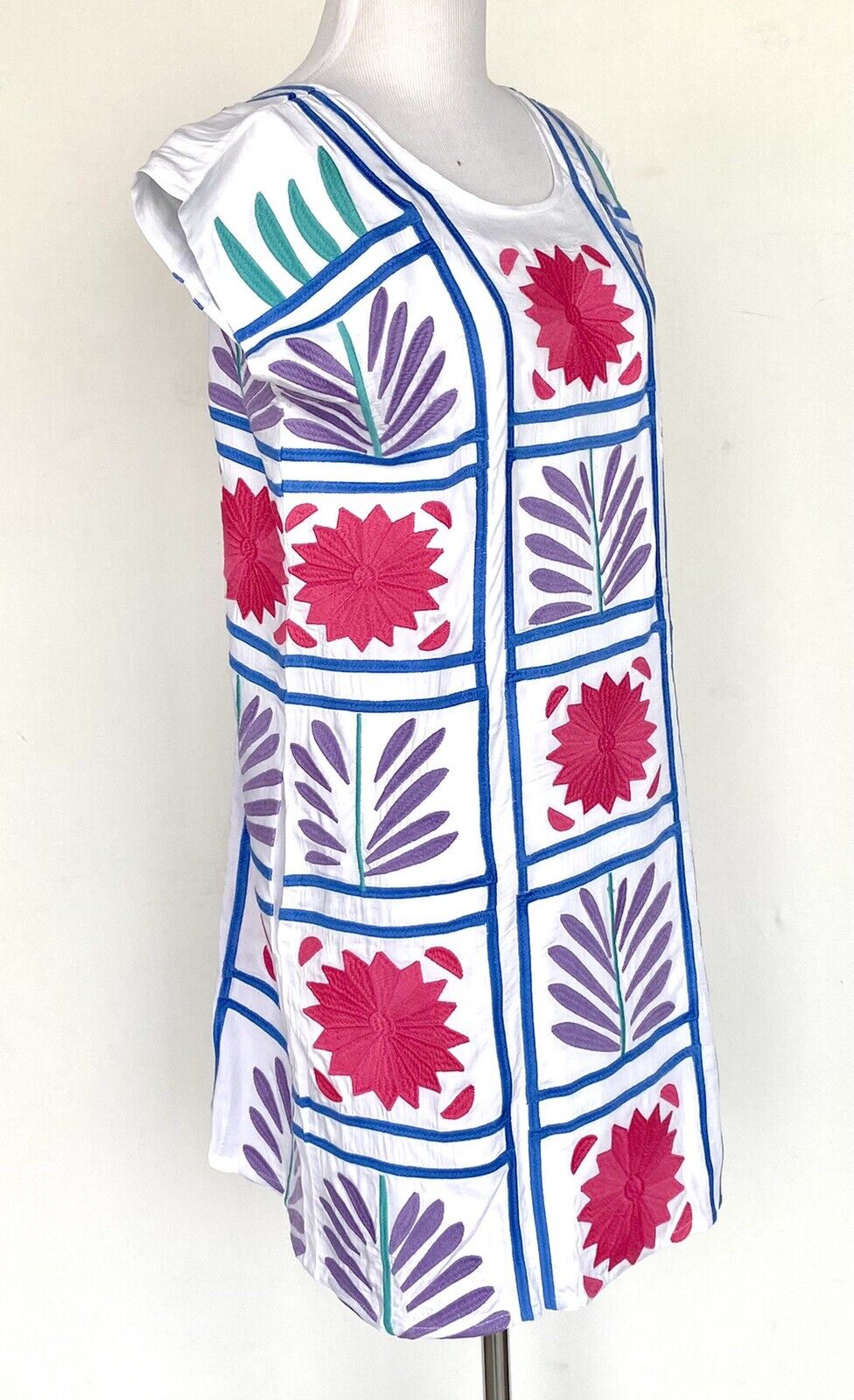 NWT J Marie embroidered Gabriella Dress size Small Retail $128 Price $59