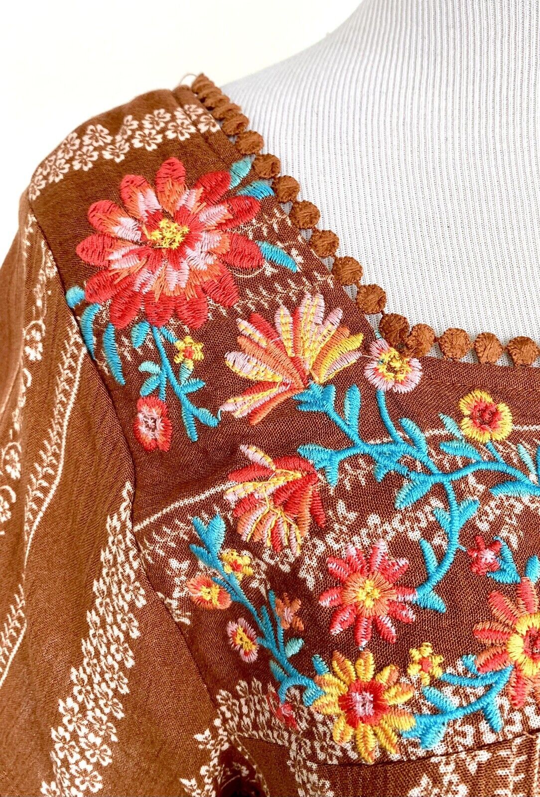 Savanna Jane tan brown embroidered top Retail $65 Price $39 Size S
