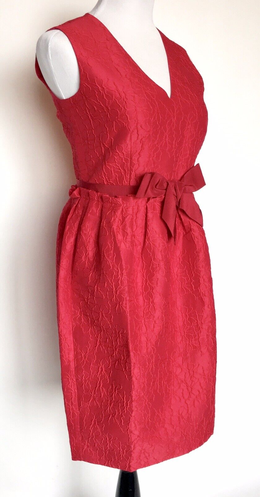 Carolina Herrera Red Bow Ribbon Waist Dress. Retails $635 NWT Price $295 Size 6