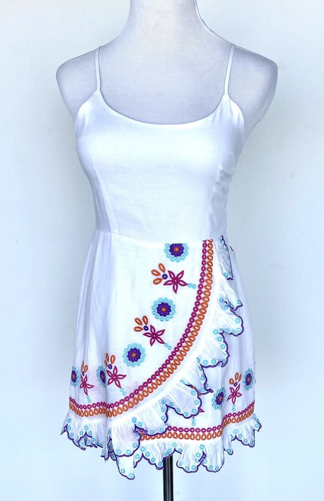 J Marie White embroidered  Mila Dress size S Retail $88 Price $49 NWT