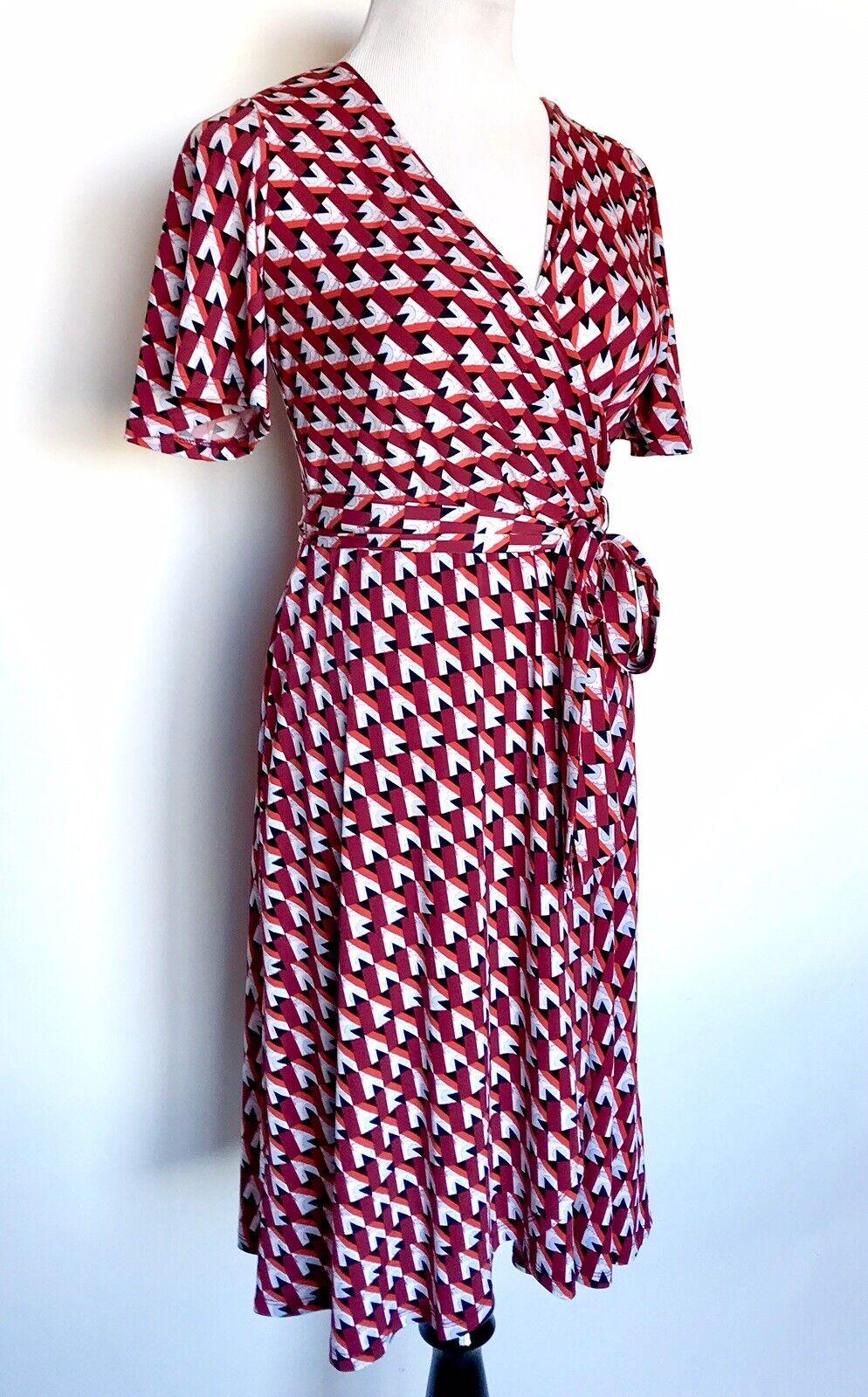 Donna Morgan Wrap Stretch Dress. Cranberry NWT Size 4  Retails $98 Price $54