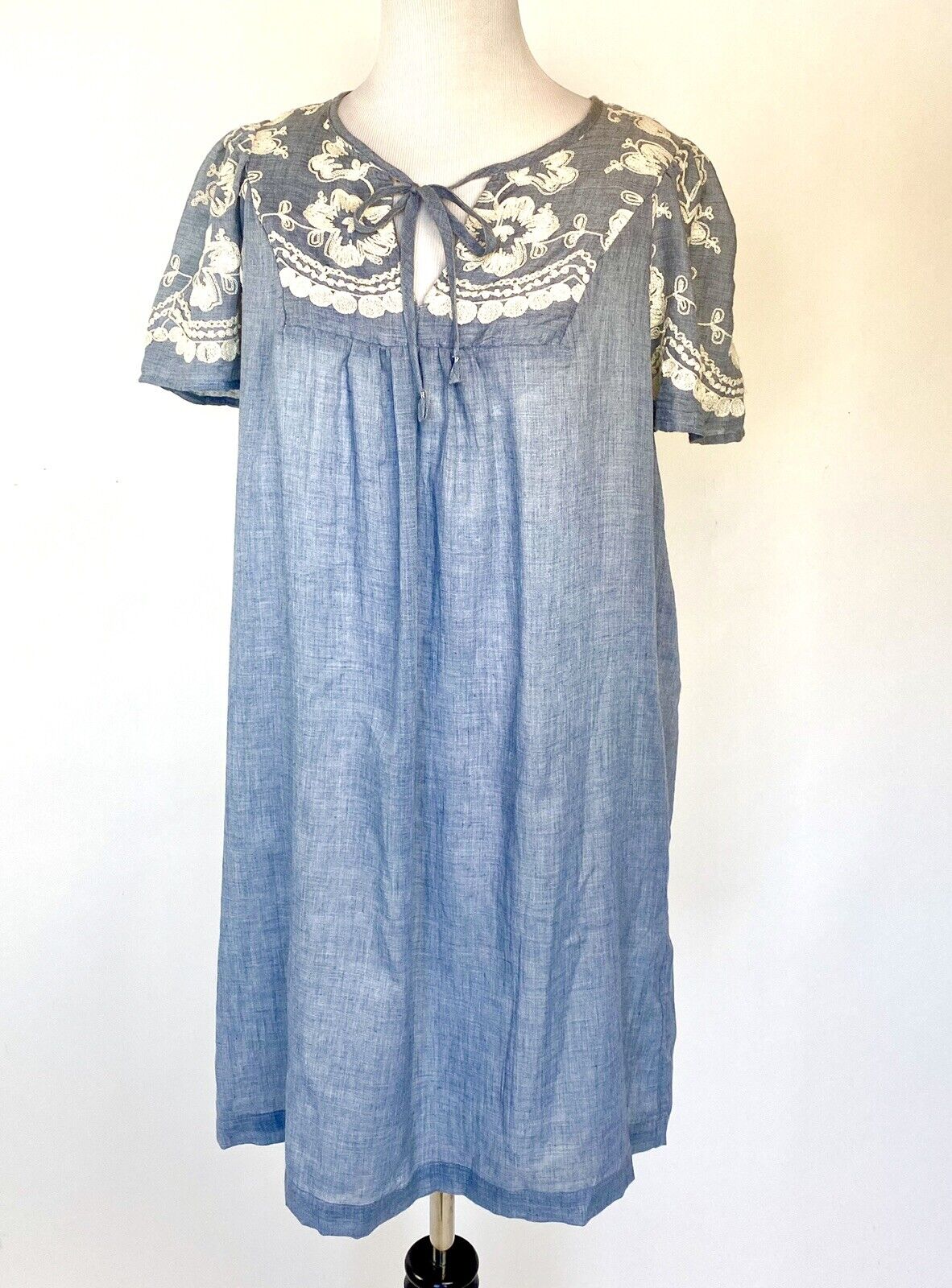 Beltaine Blue & Ivory Embroidered Chambray Dress Retail $198 Price $48 XS NWT