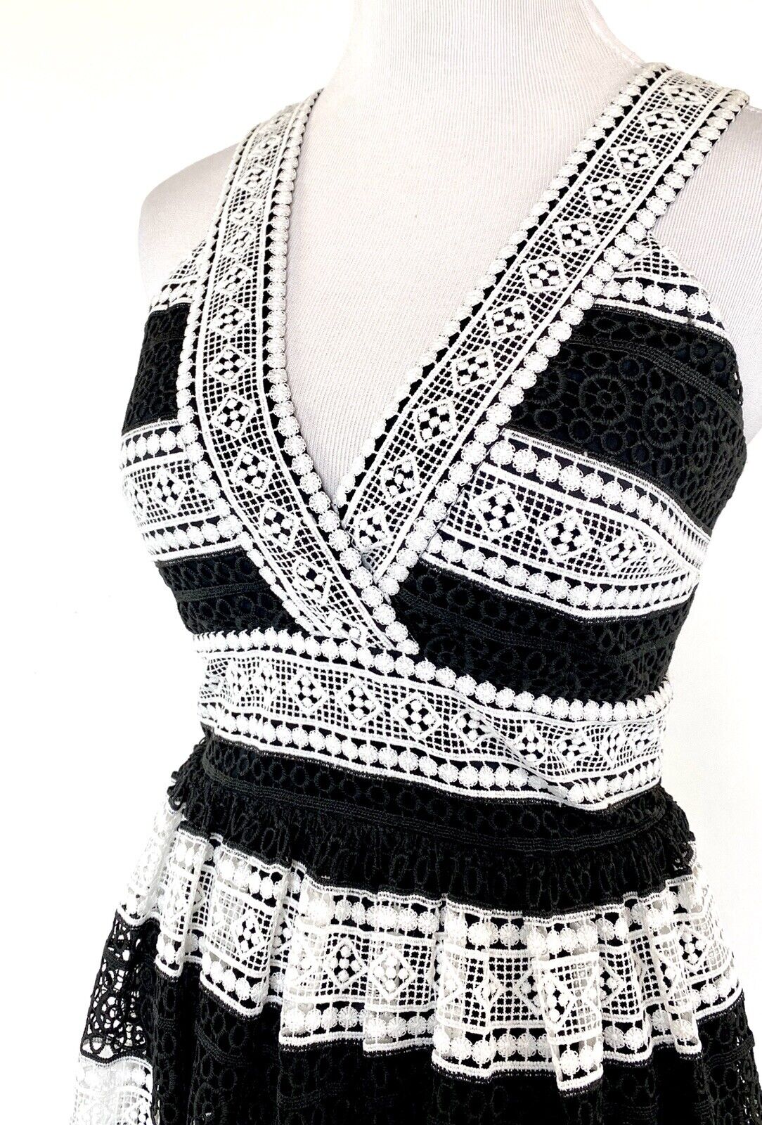 Kate Spade Black & Ivory Crochet Lace Dress. NWT Retail $478 Price $165 Size 2