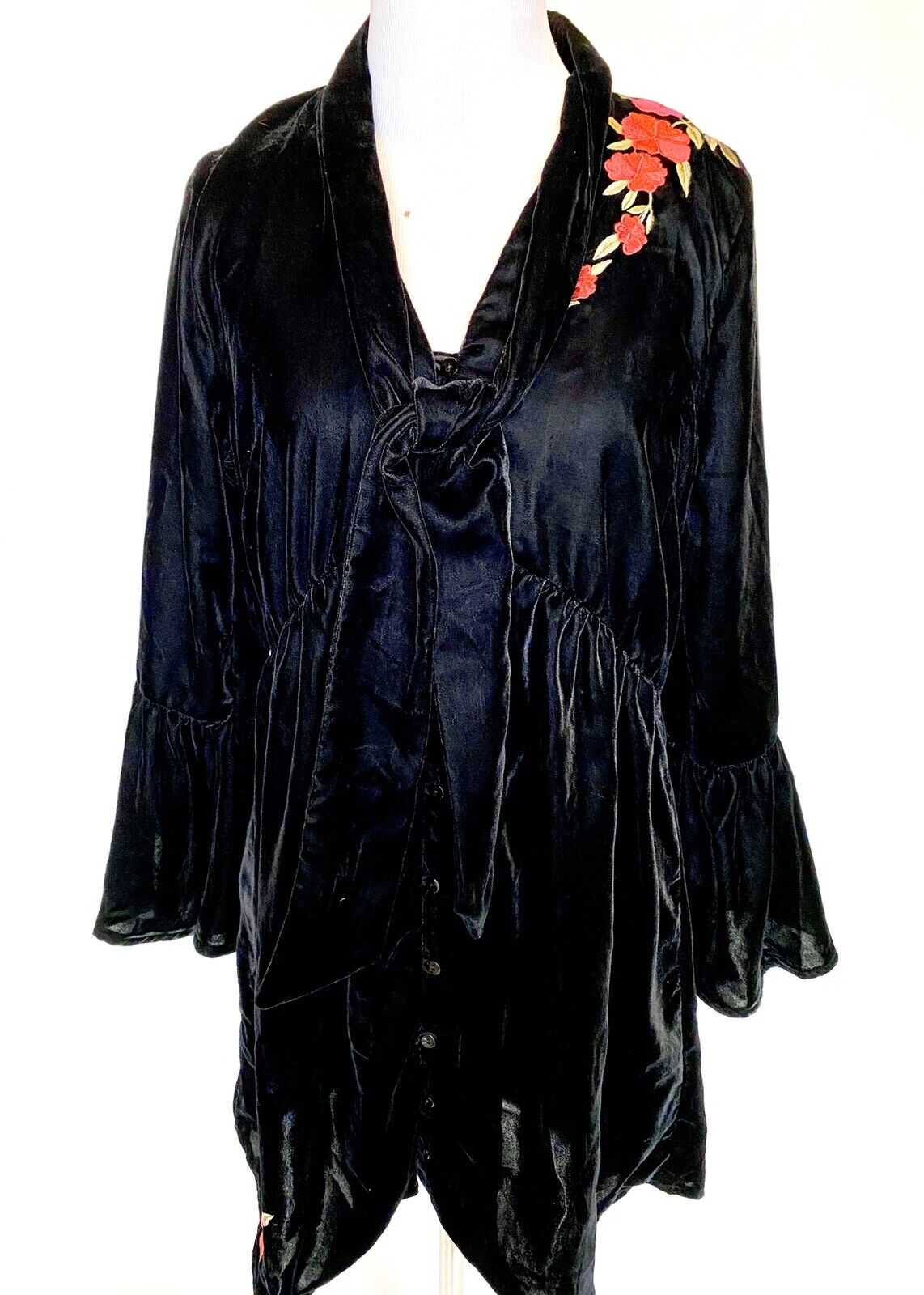 4our Dreamers Black Velvet Rose Embroidered Dress.Retails $158 Price $39 NWT
