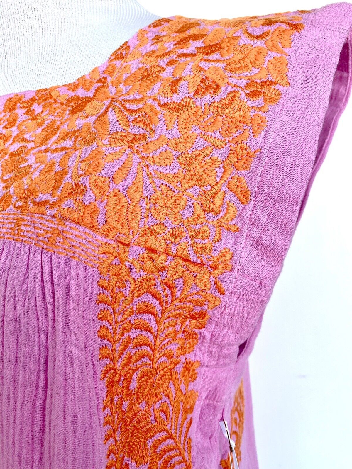 J Marie embroidered Rory Dress size XS Retail $116 Price $65 Cotton pink orange