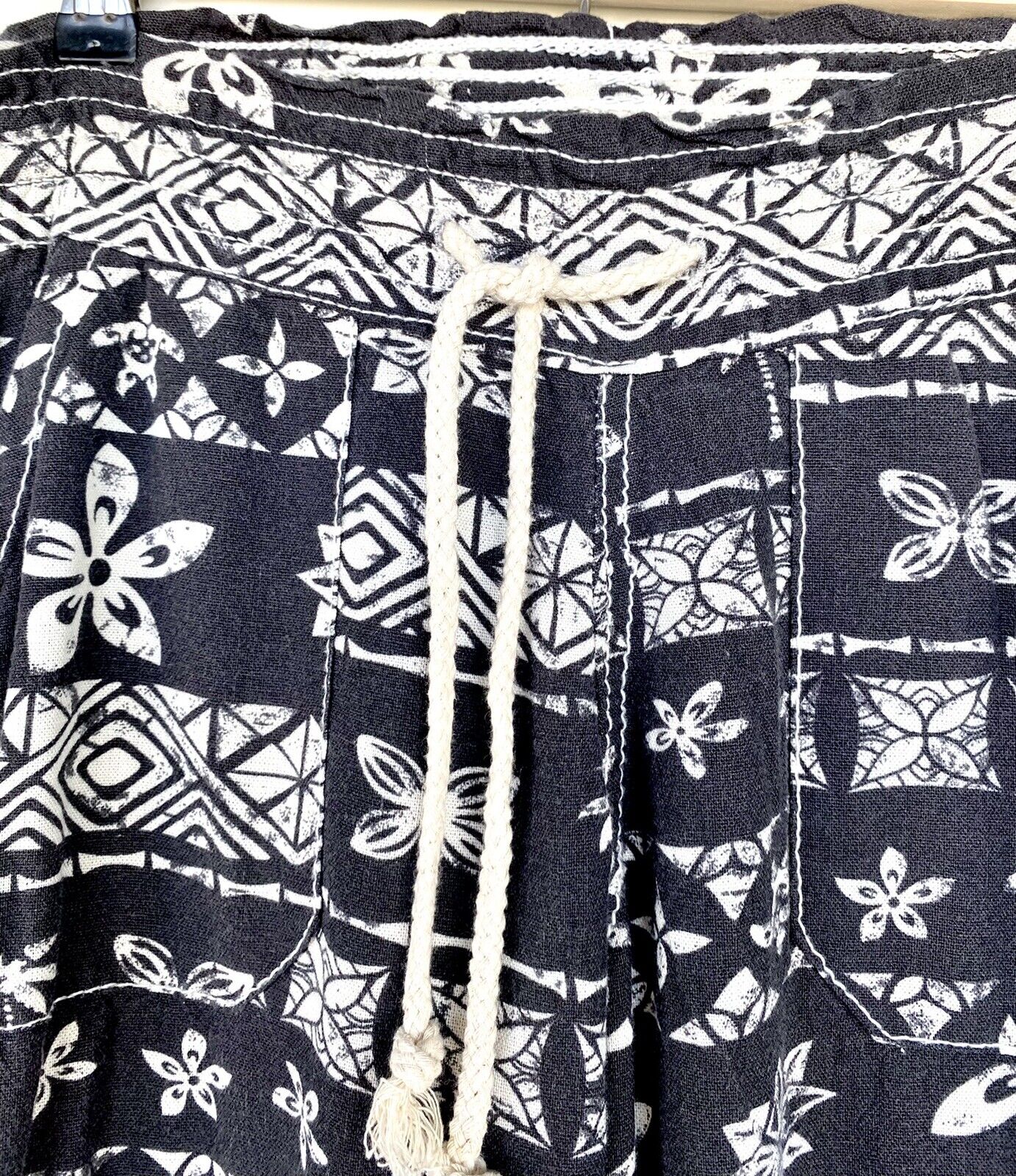 Cali 1850 black and white print Linen Mix pants XS Price $49 Smocked Waist