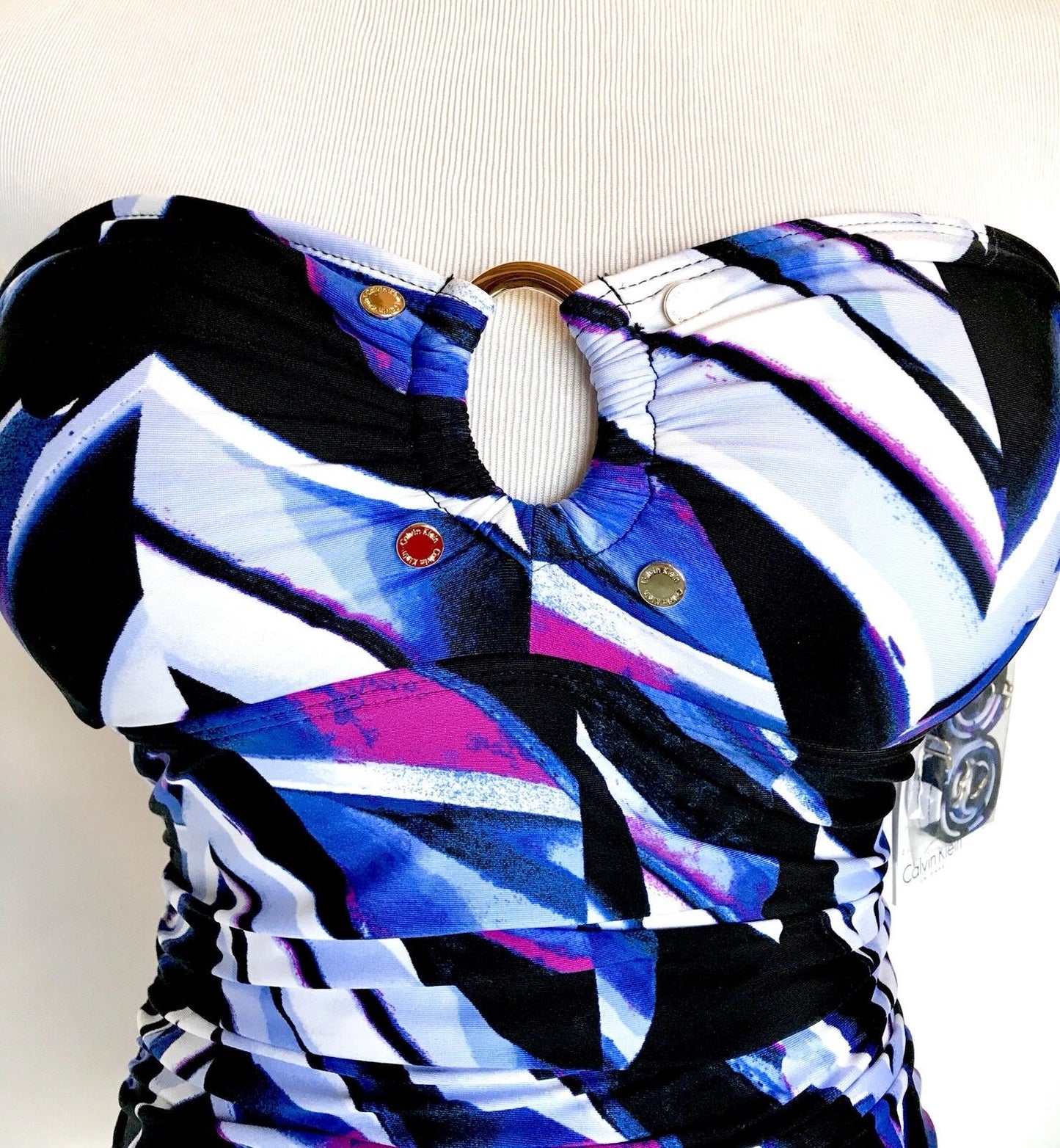 Calvin Klein Keyhole Shirred One Piece Swimsuit Size 6 NWT Retail $128 Price $58