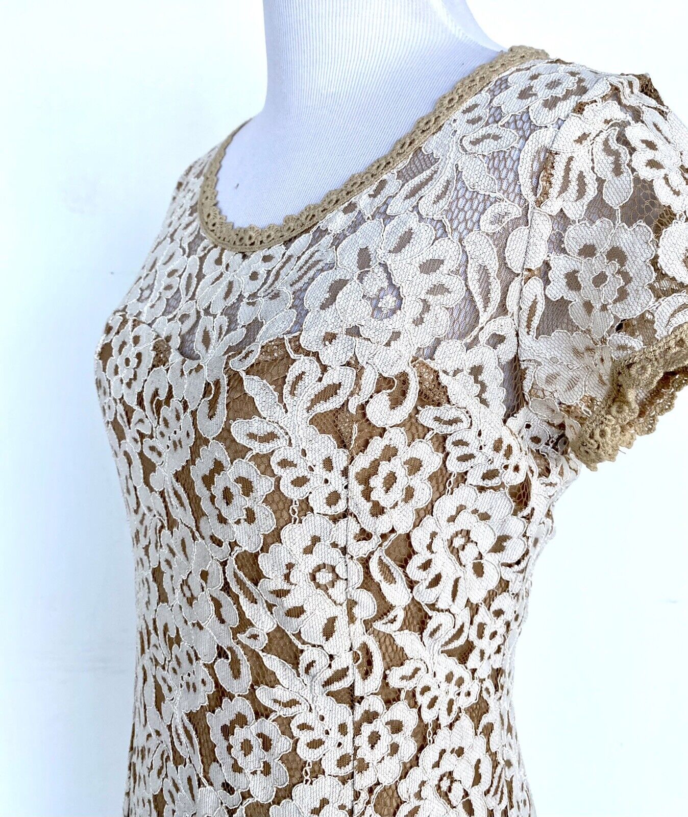 Sundance Sweetheart Lace Dress Retails $148 Price $79 Sz XS NWT Tan/ Beige