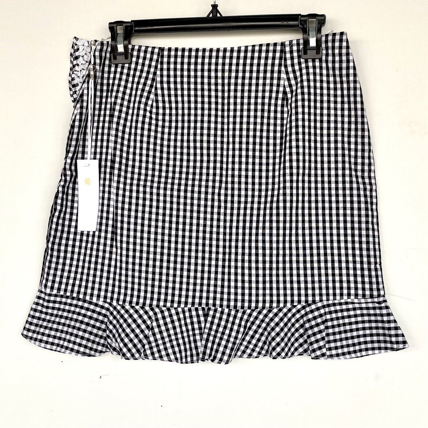 J Marie White embroidered Maggie check skirt size Small Retail $68 Price $34 NWT