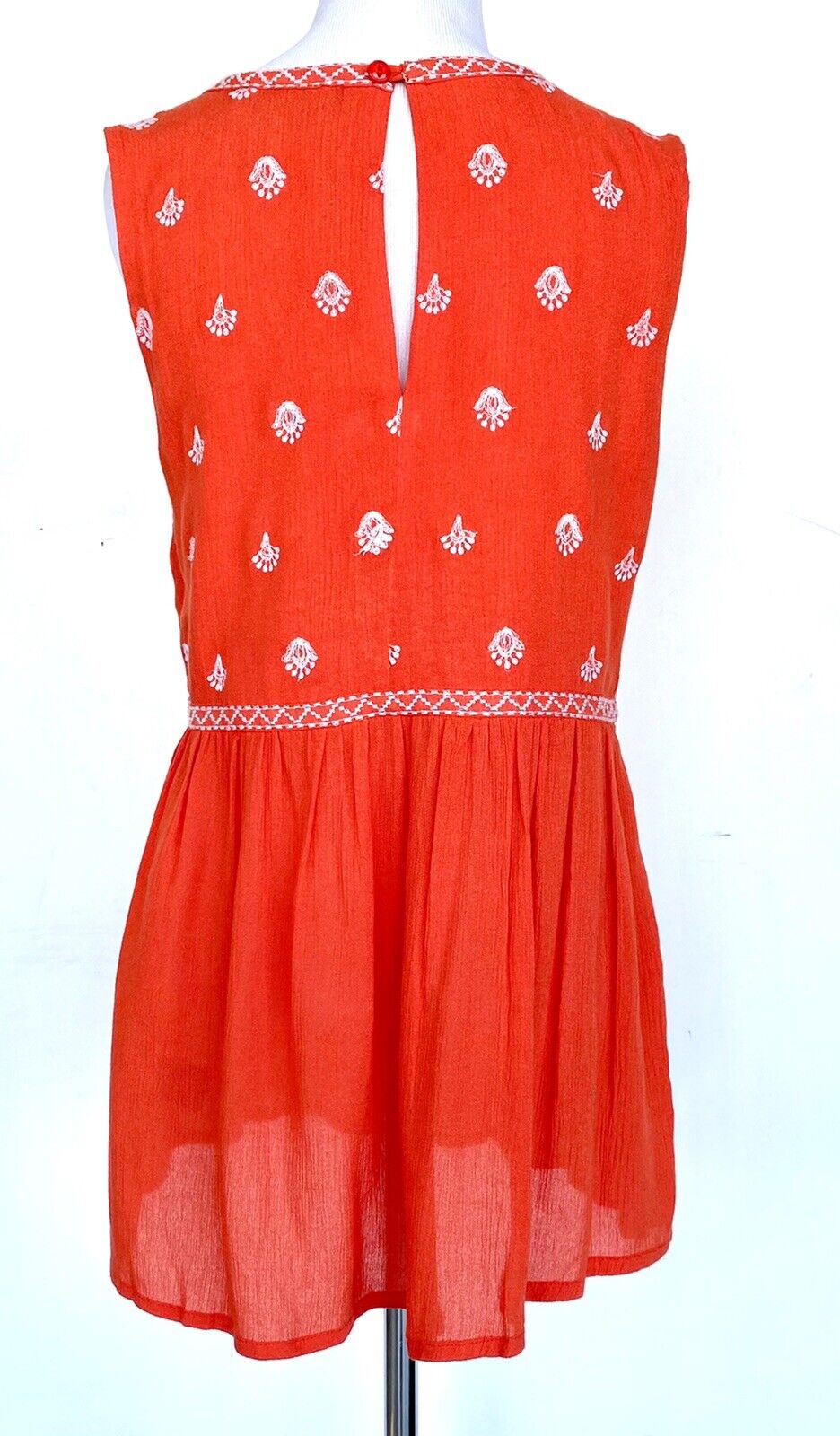 Sanctuary Embroidered Sleeveless V Top NWT Retail $79 Price $42 XS Anthropologie