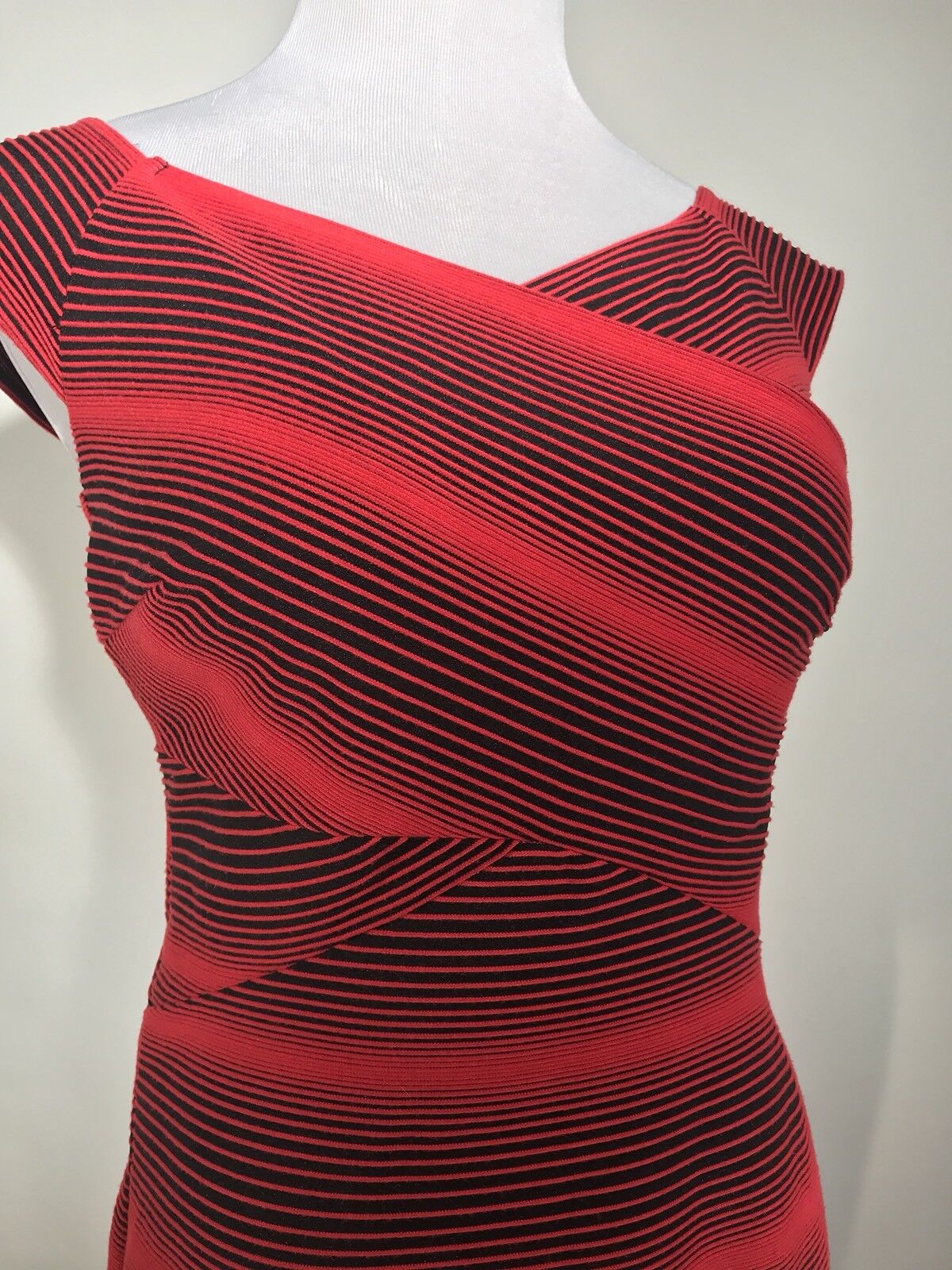 ECI New York Designer Stretch Dress.NWT Red Black Price $39 Size S