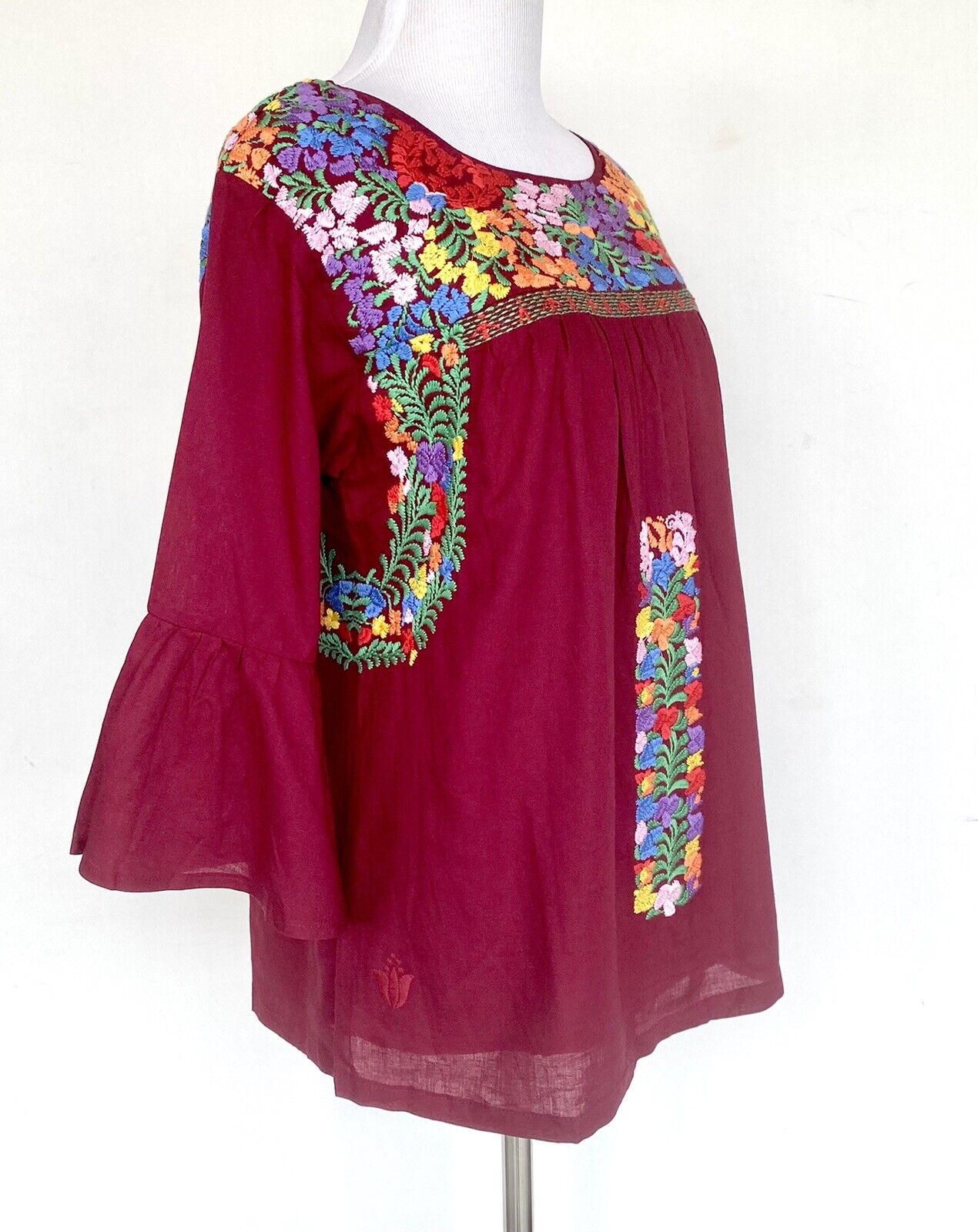 NWT J Marie embroidered Bridget Top bell sleeve size Small Retail $96 Price $42