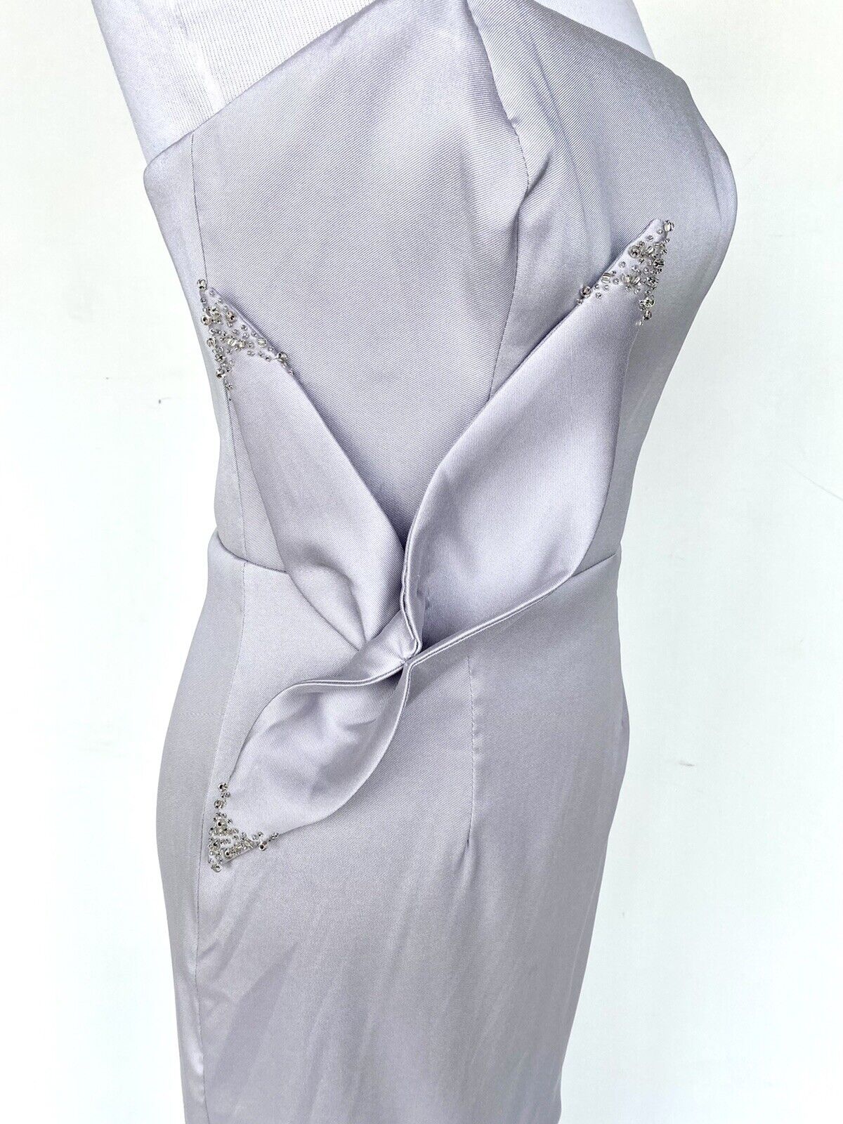 Kay Unger Bead Flower Grey Cocktail Dress Size 2 Retail $268 Price $78 NWT