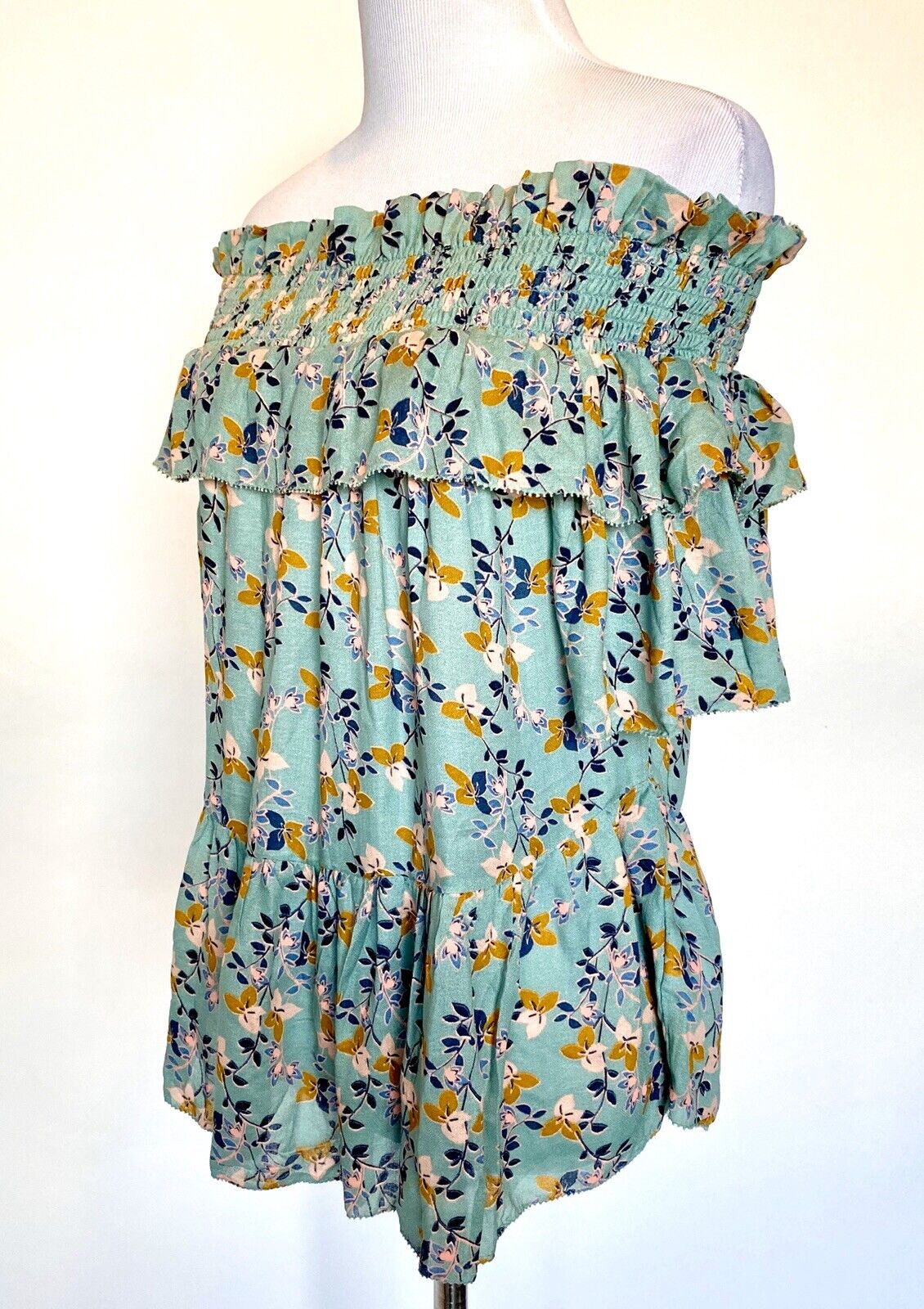 Green Off Shoulder Blouse XS Retails $69.50 Price $22 NWT