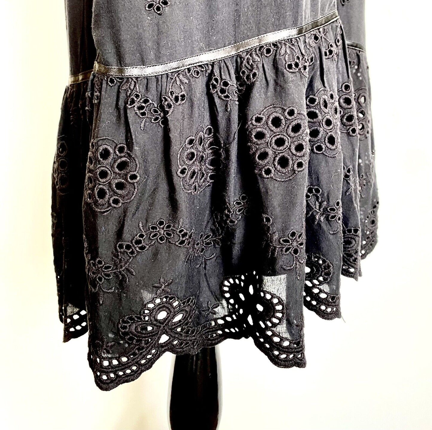 Sundance Nadine Crochet Embroider Eyelet Dress Retails $138 Price $59 XS