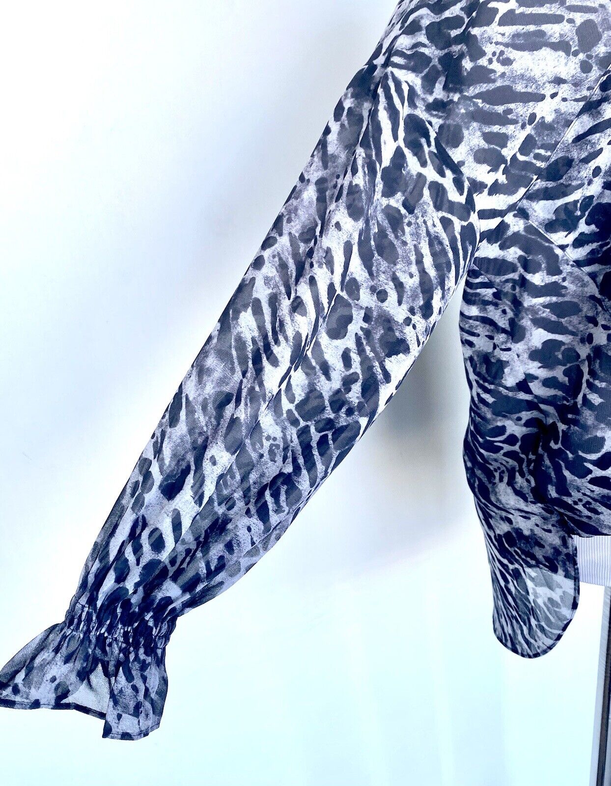 AllSaints Penny Ambient Top Animal Print Retail $150 Price $69 Size XS Chiffon