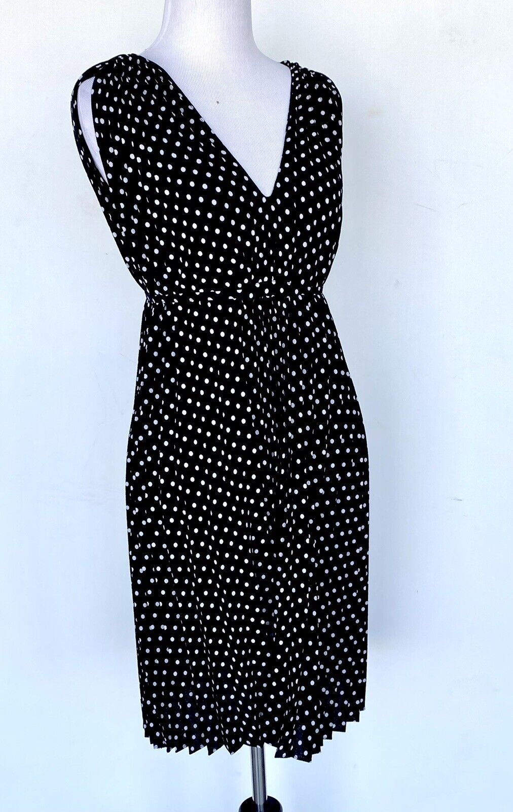 Max Studio Polka Dot Pleated Dress Sleeveless Size XS Retails $148 Price $45 NWT