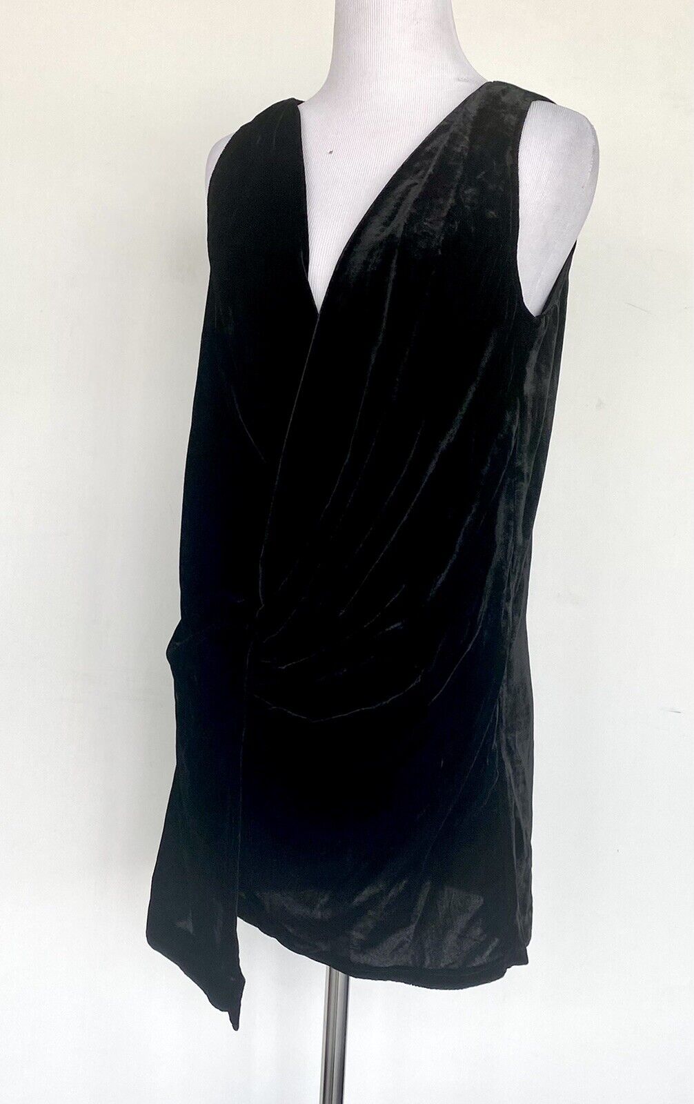 Kenneth Cole Velvet Twist Sleeveless  Long Top Black S Retail $129 Price $39 NWT