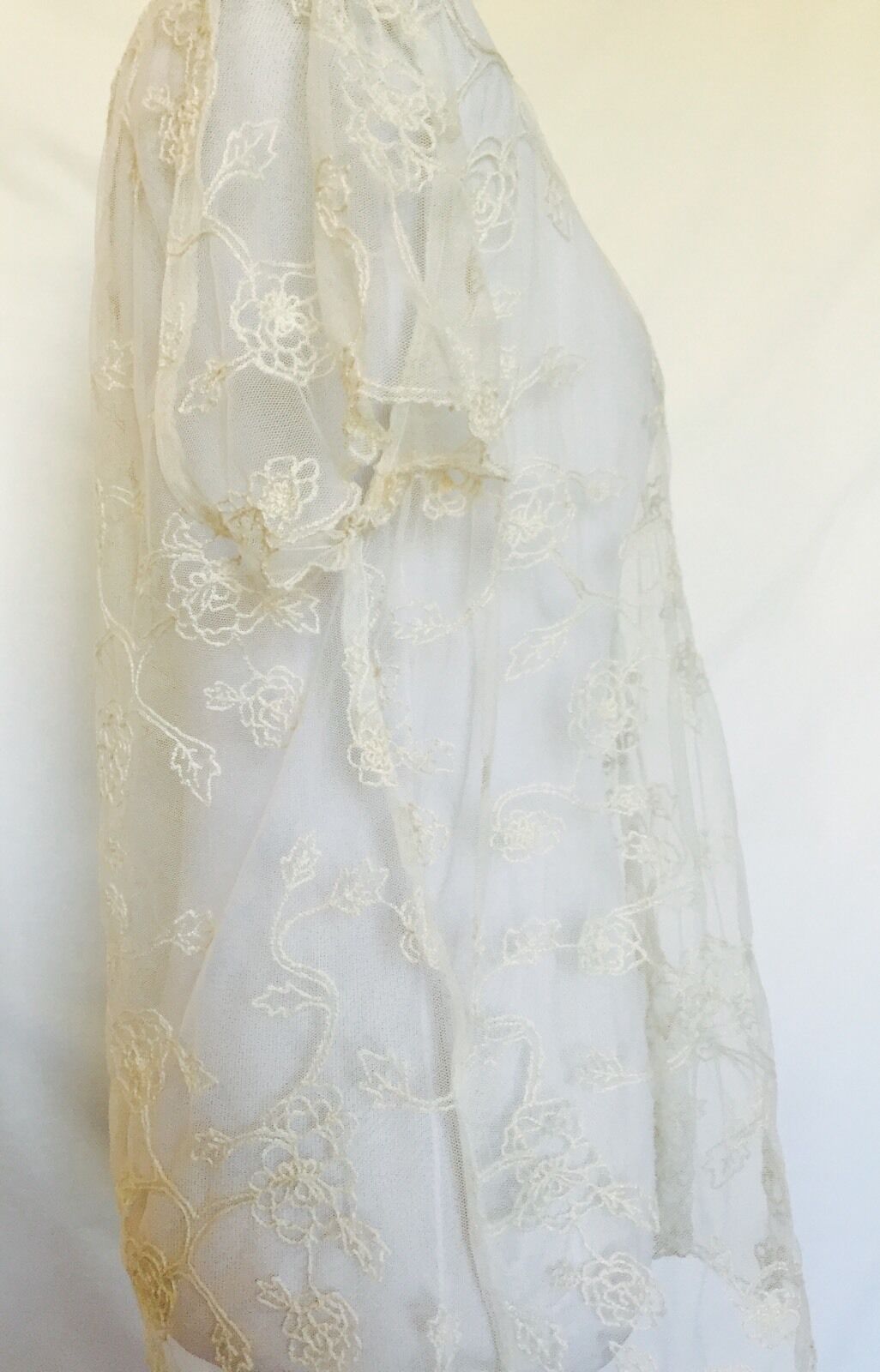Hinge Cream Ivory Stitch Flower Net Top. NWT Size S Original Price $78 Price $38