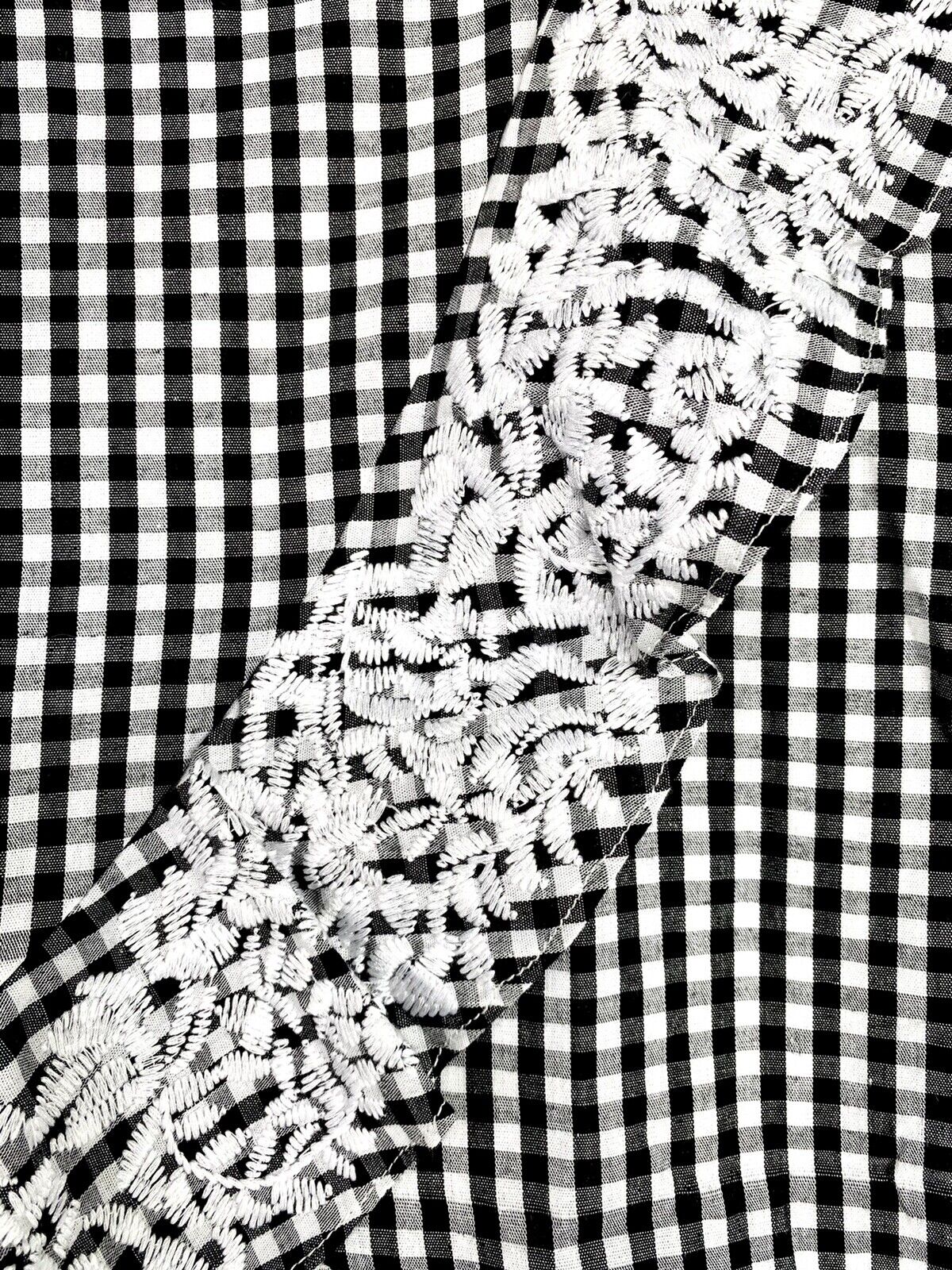 J Marie White embroidered Maggie check skirt size Small Retail $68 Price $34 NWT