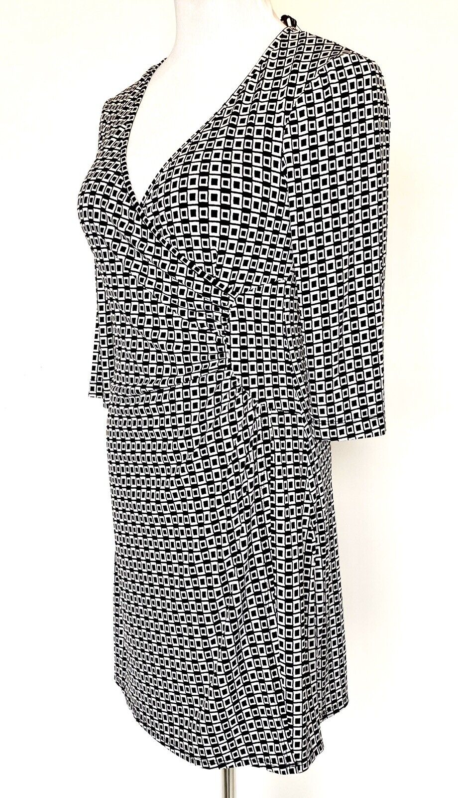 Laundry Black & White Diamond Stretch Wrap Dress NWT Retail $138 Price $48  M