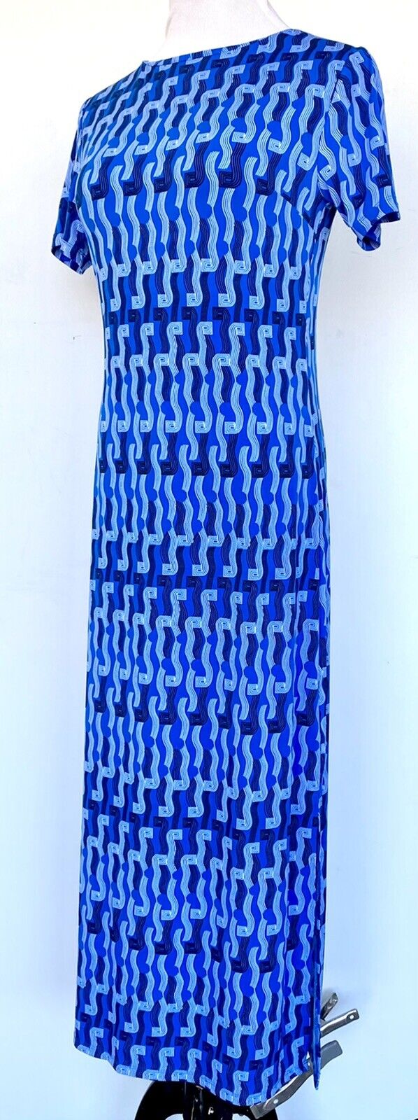 Donna Morgan Blue And White Stretch Dress. NWT Size 2 Retails $128 Price $48