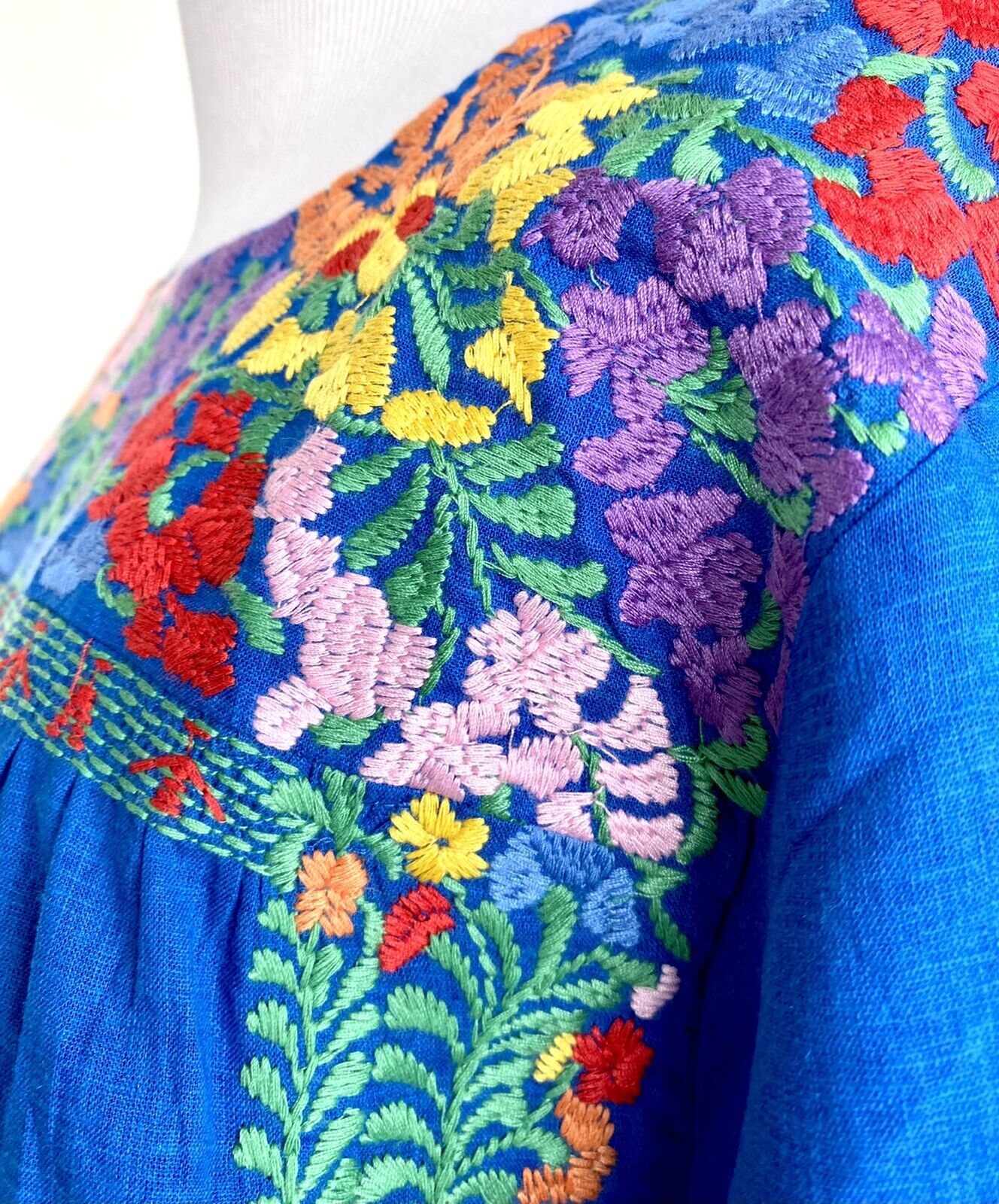 NWT J Marie embroidered Jenna Top bell sleeve size XSmall Retail $92 Price $59