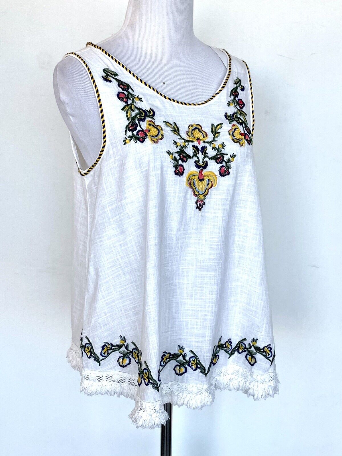 Max Studio Embroidered Muslin Cotton Tunic Size XS Retails $98 Price $38 NWT