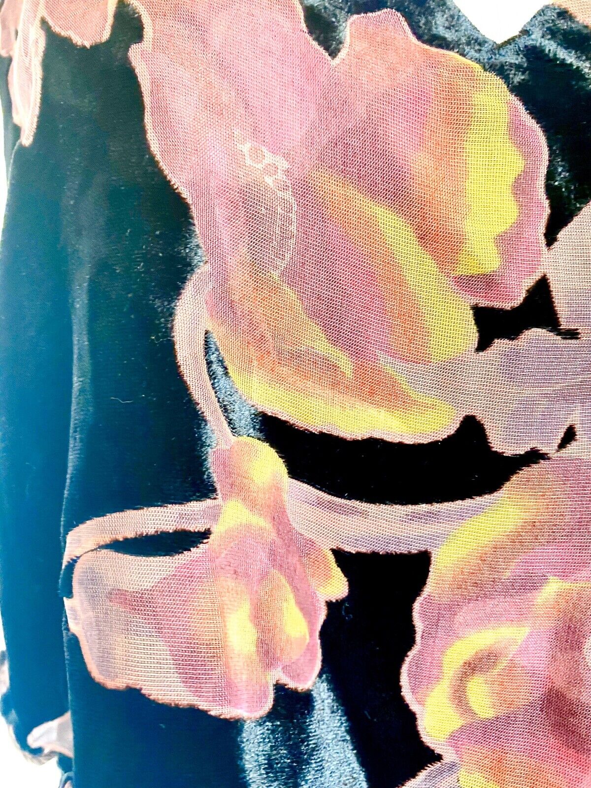 Jessica Simpson Velvet Floral Dress. Retails $108 Price $28 NWT Size 4