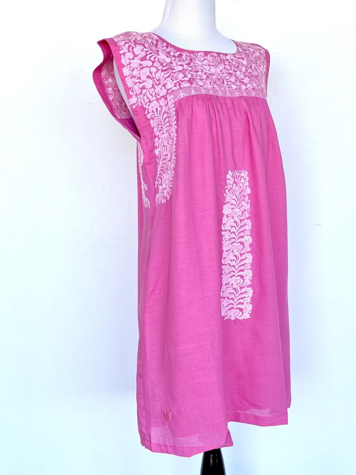 NWT J Marie embroidered Devyn Linen Dress size S Retail $114 Price $65 Pink