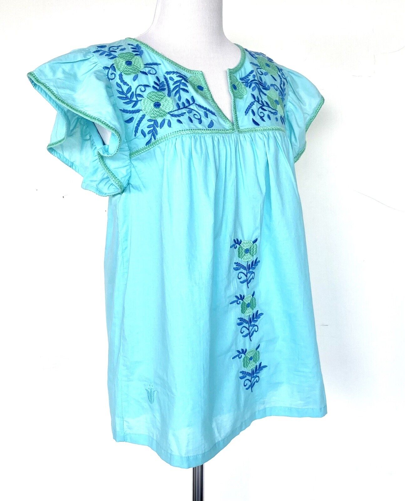 NWT J Marie embroidered Izzy Top size M Retail $106 Price $56 blue green